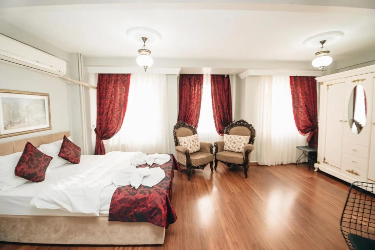 Photo of the whole room in Safran Suites