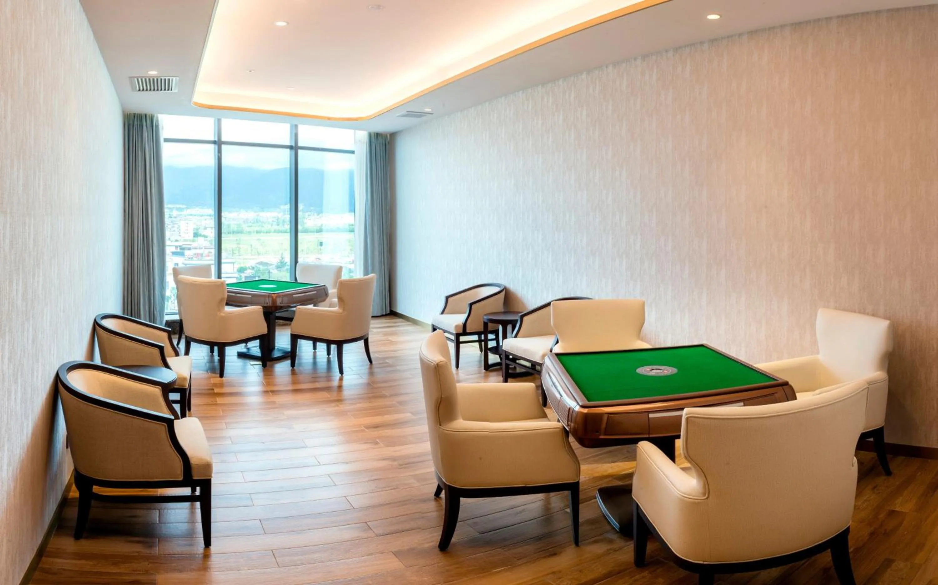 Area and facilities in Ramada Plaza Fuxian Lake