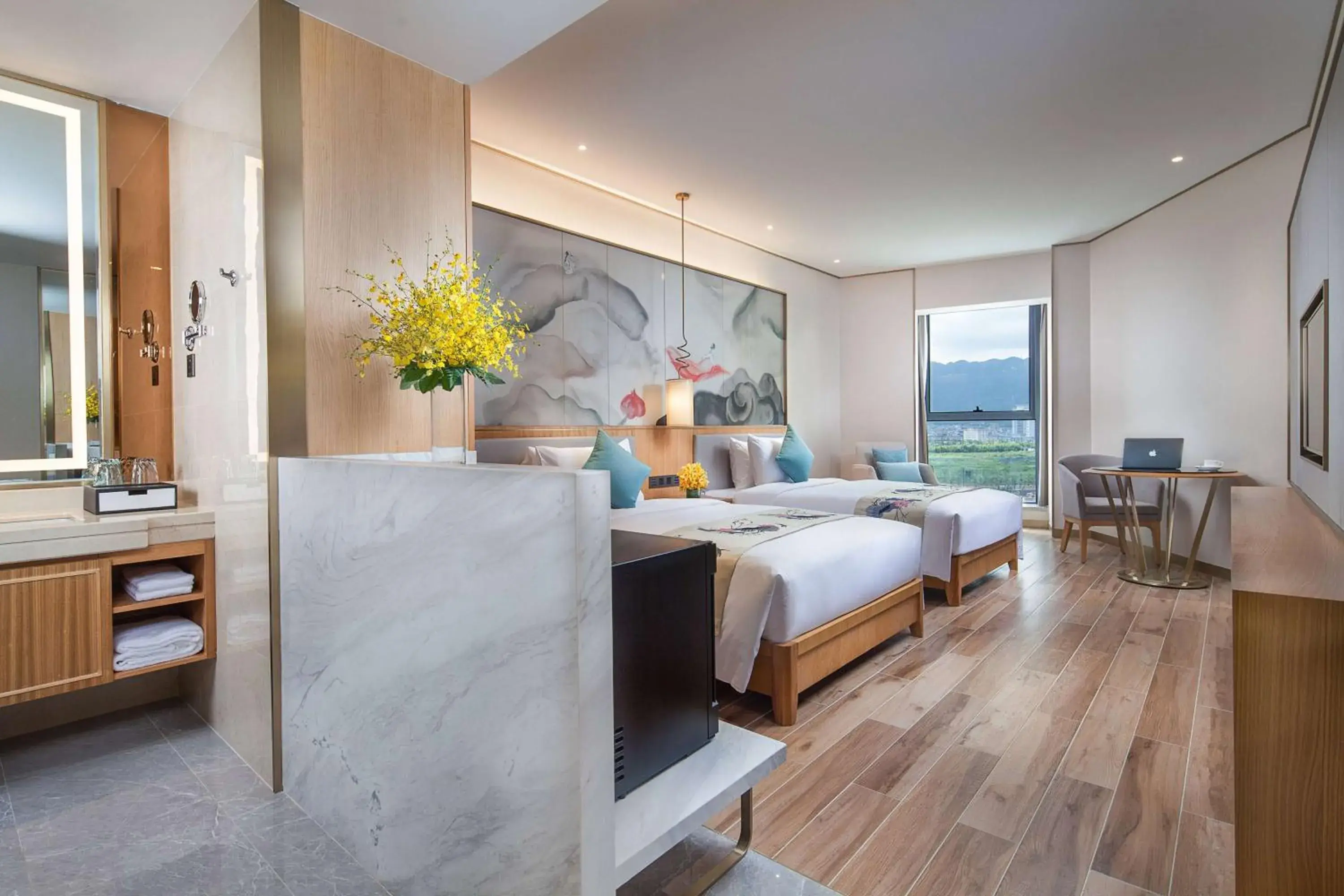 Photo of the whole room, Bed in Ramada Plaza Fuxian Lake Photo of the whole room, Bed in Ramada Plaza Fuxian Lake