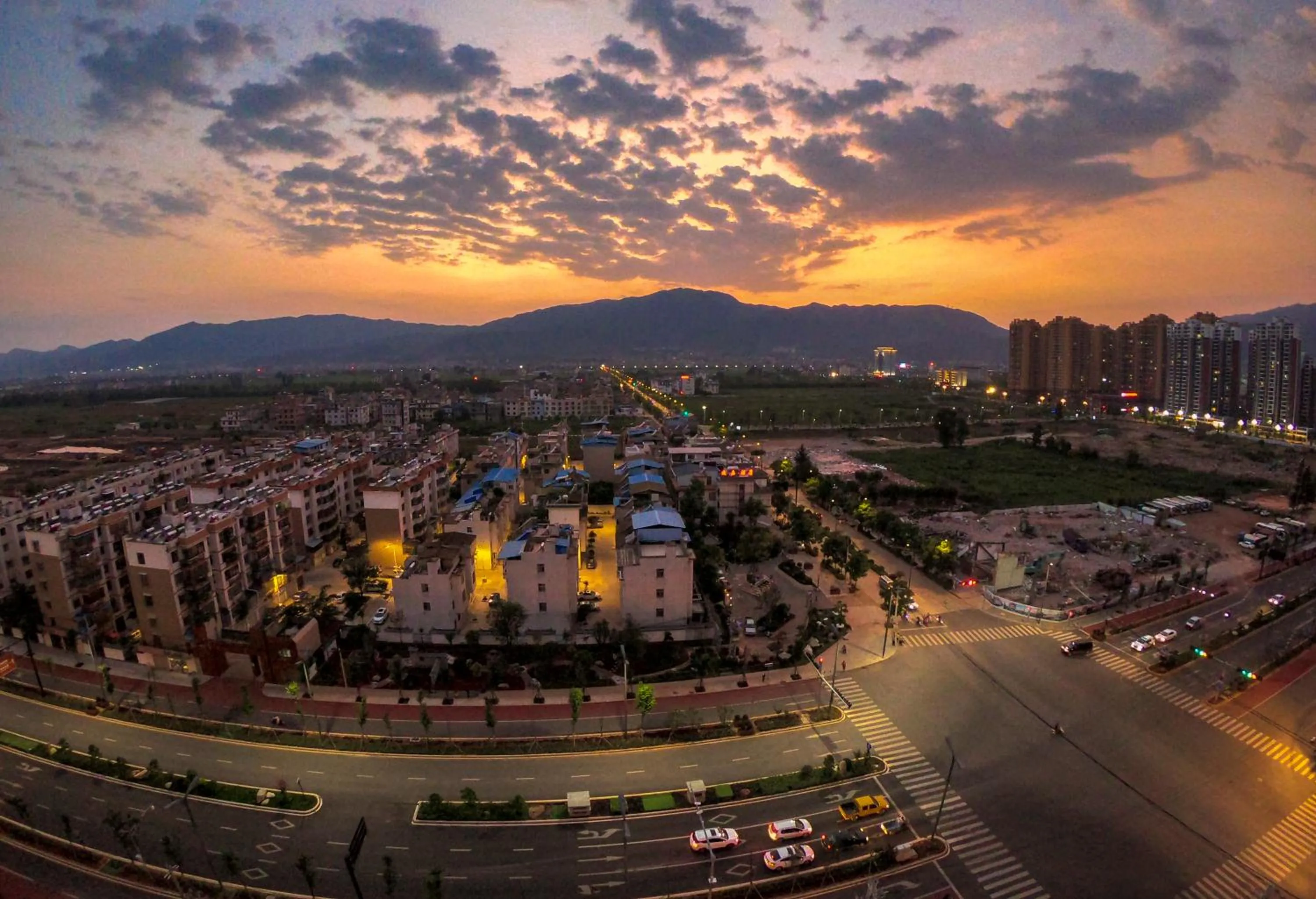 Ramada Plaza Fuxian Lake