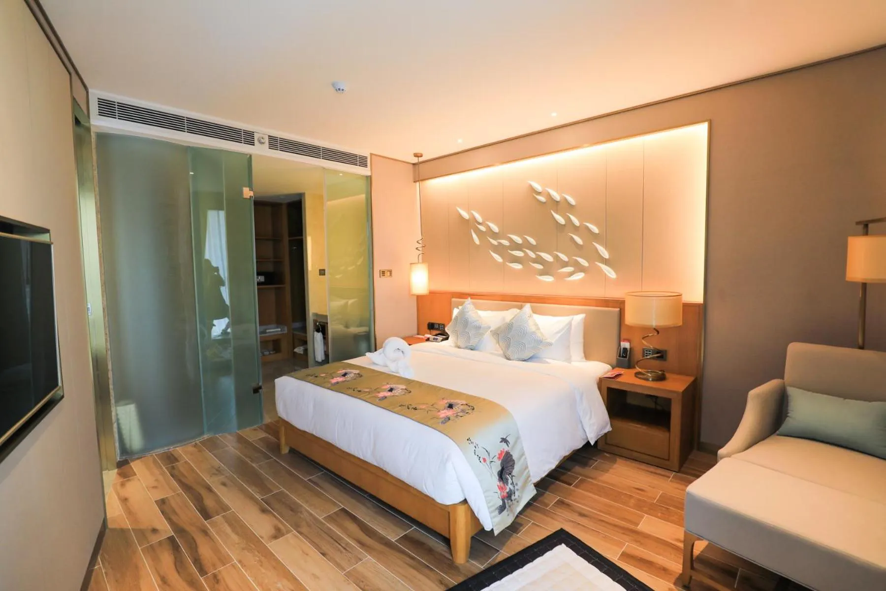 Ramada Plaza Fuxian Lake