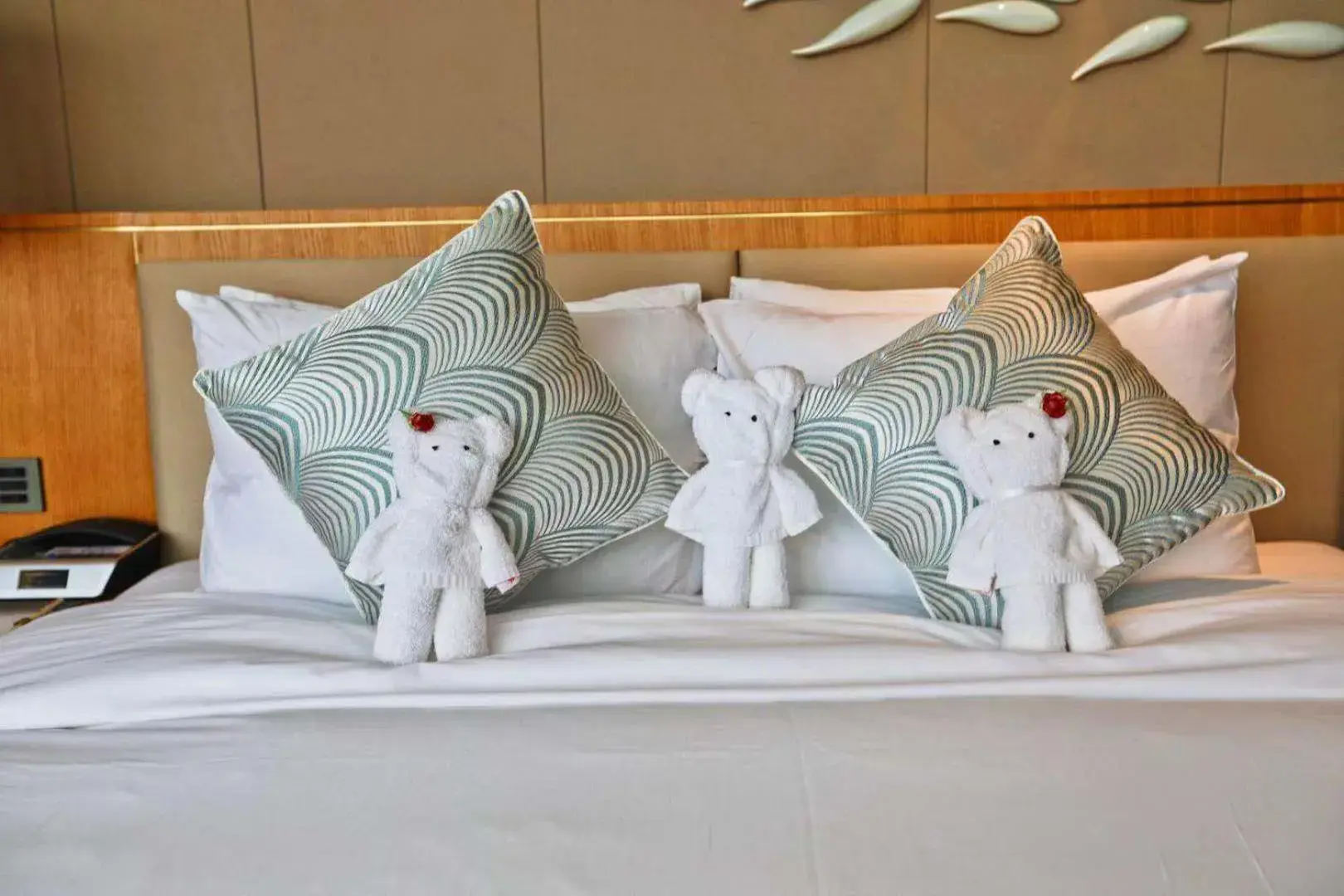 Bed in Ramada Plaza Fuxian Lake Bed in Ramada Plaza Fuxian Lake