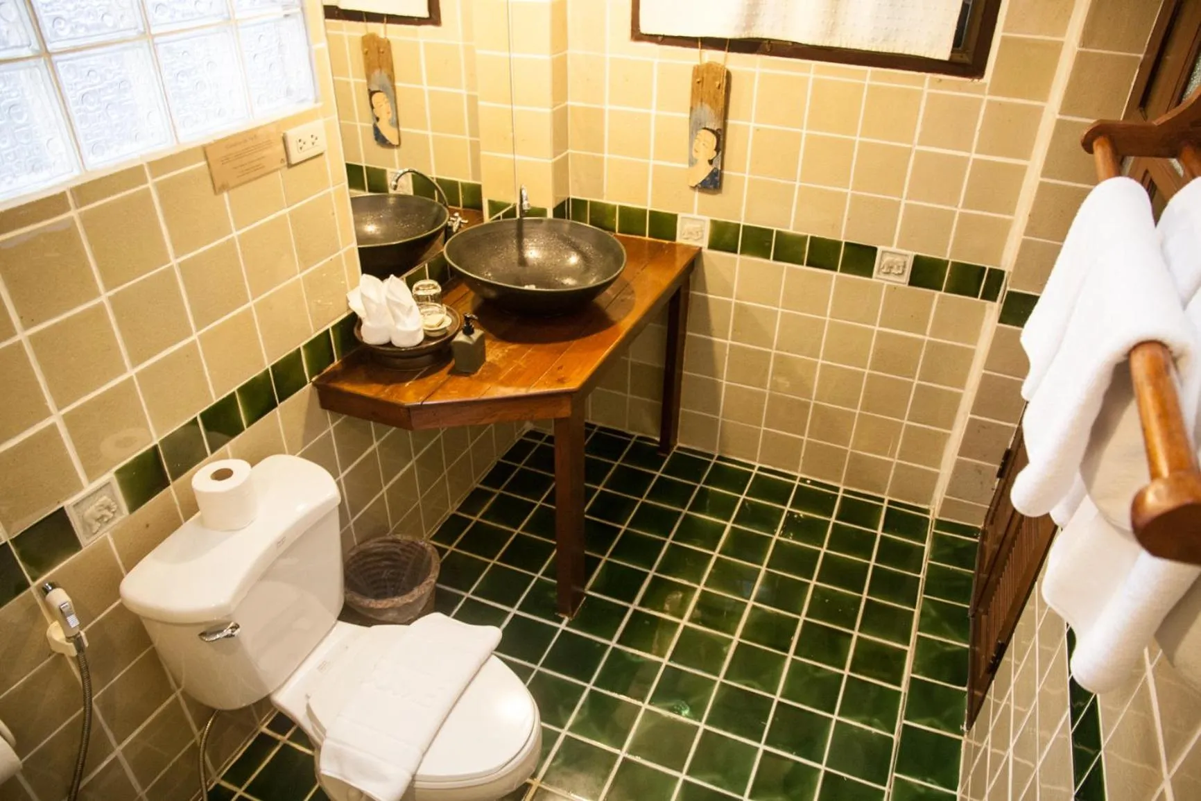 Toilet in Baan Orapin