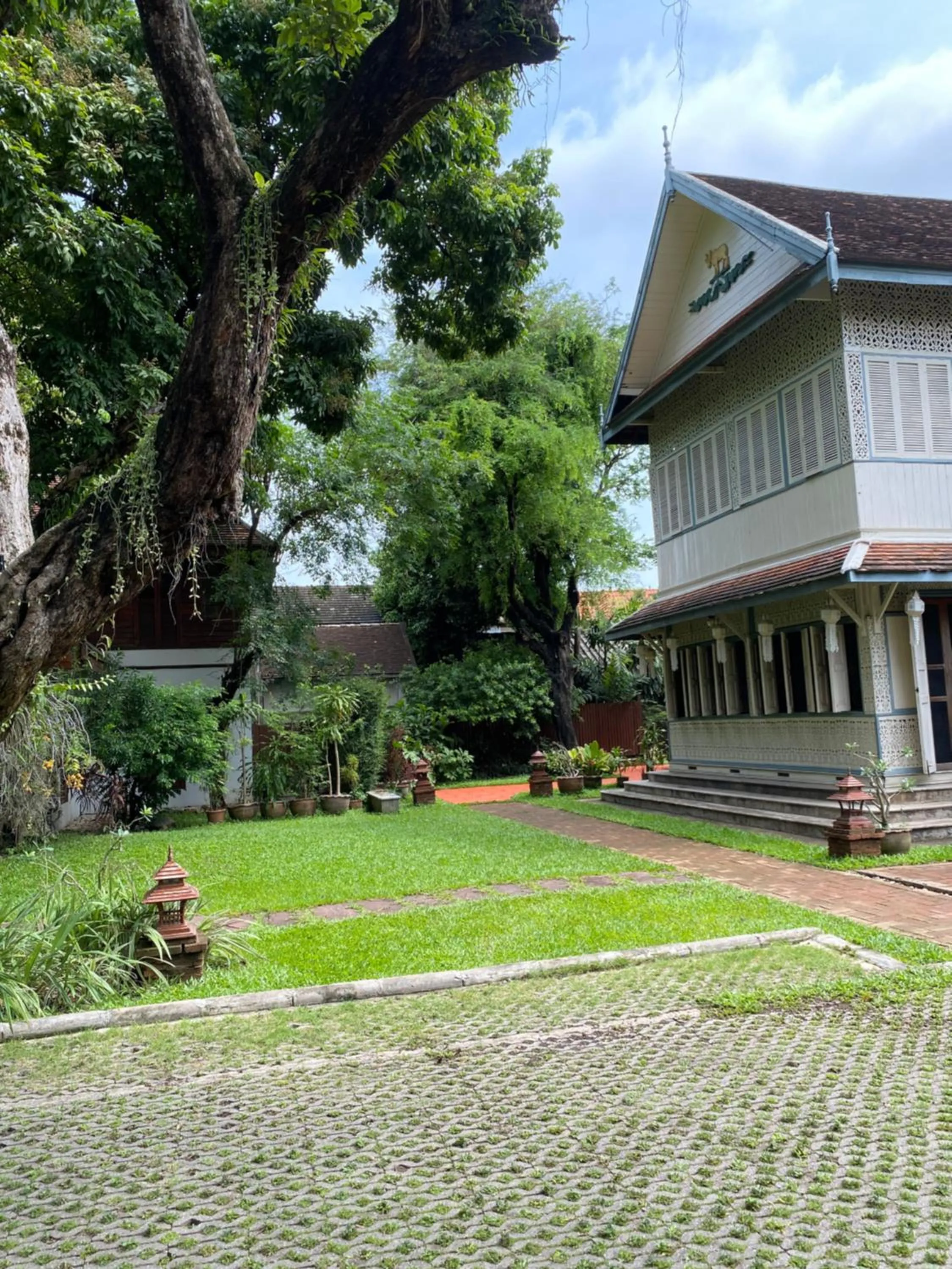 Property building in Baan Orapin