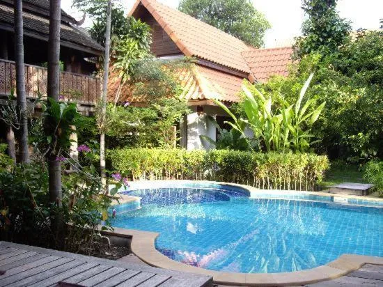 Swimming pool in Baan Orapin