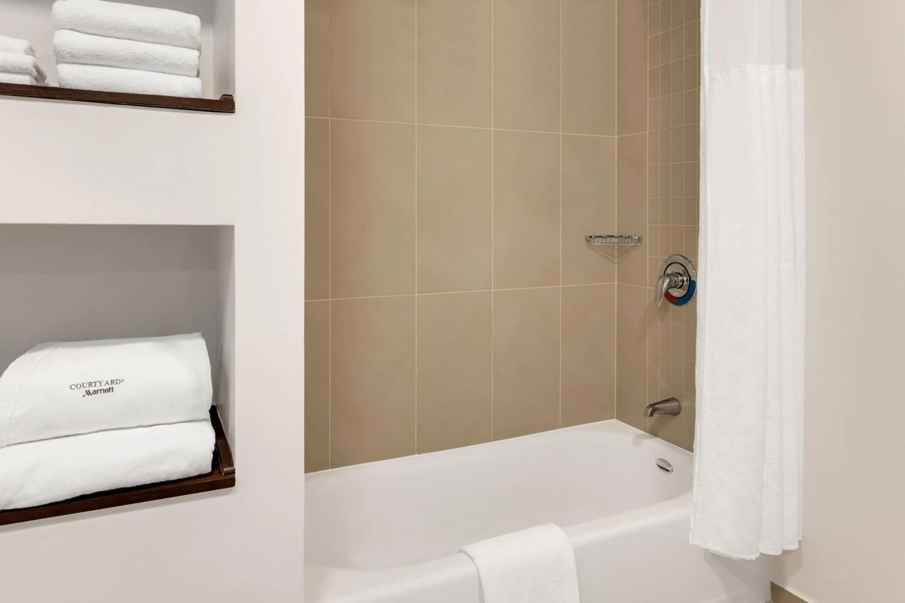 Bathroom in Courtyard by Marriott San Jose Airport Alajuela