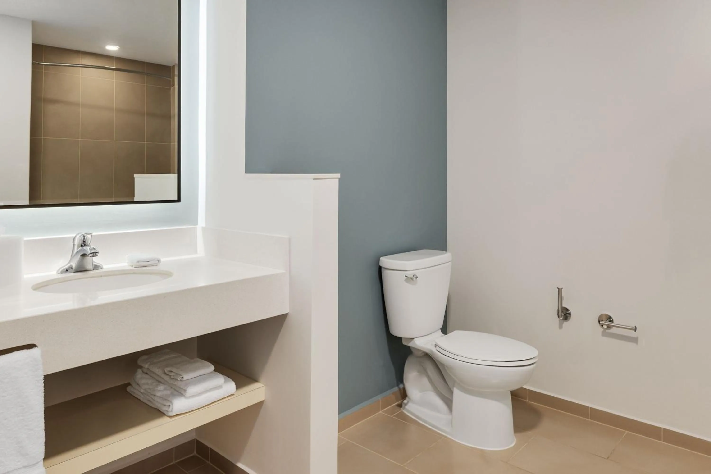 Bathroom in Courtyard by Marriott San Jose Airport Alajuela