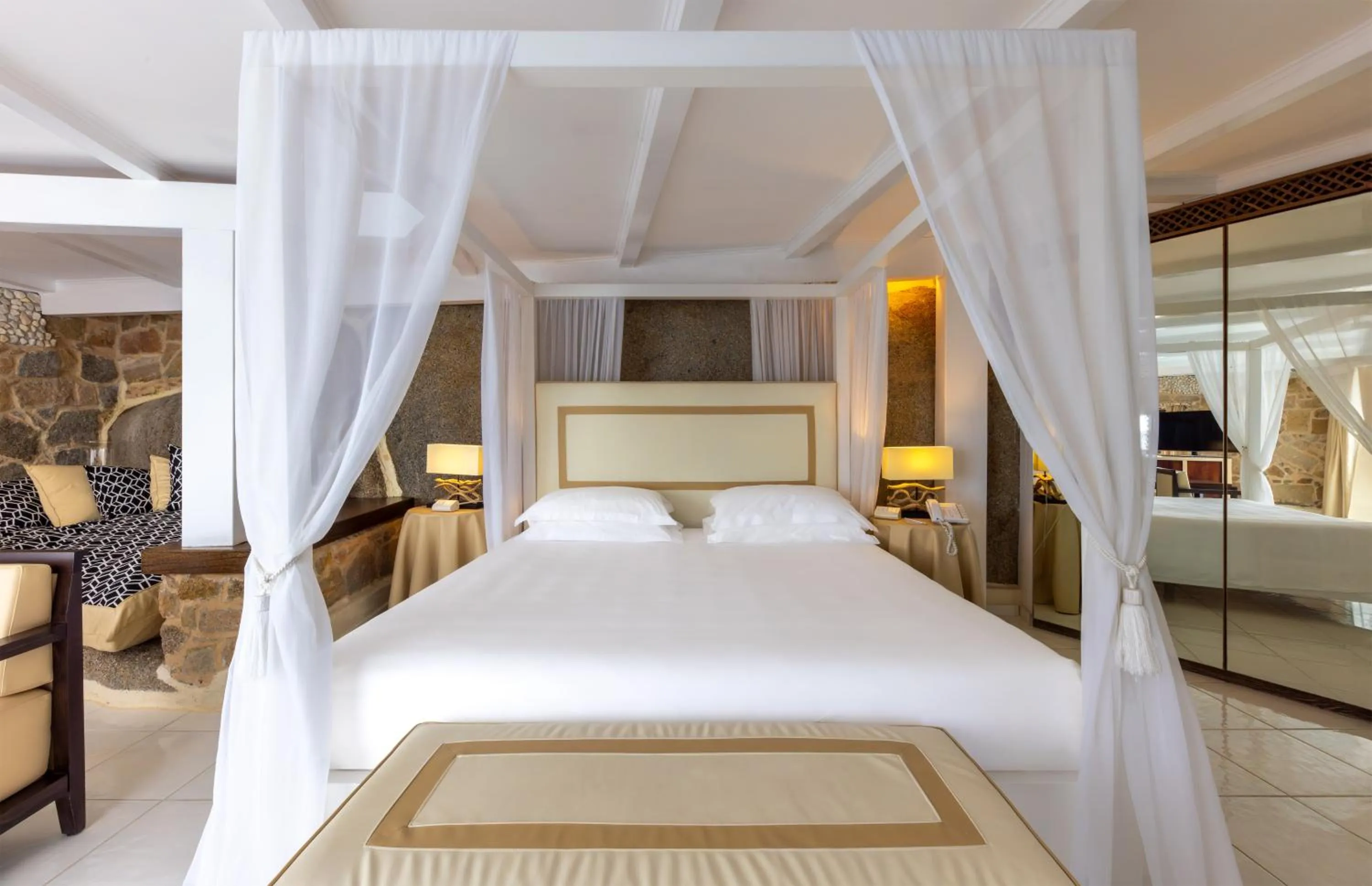 Bedroom, Bed in Hotel & SPA des Pecheurs