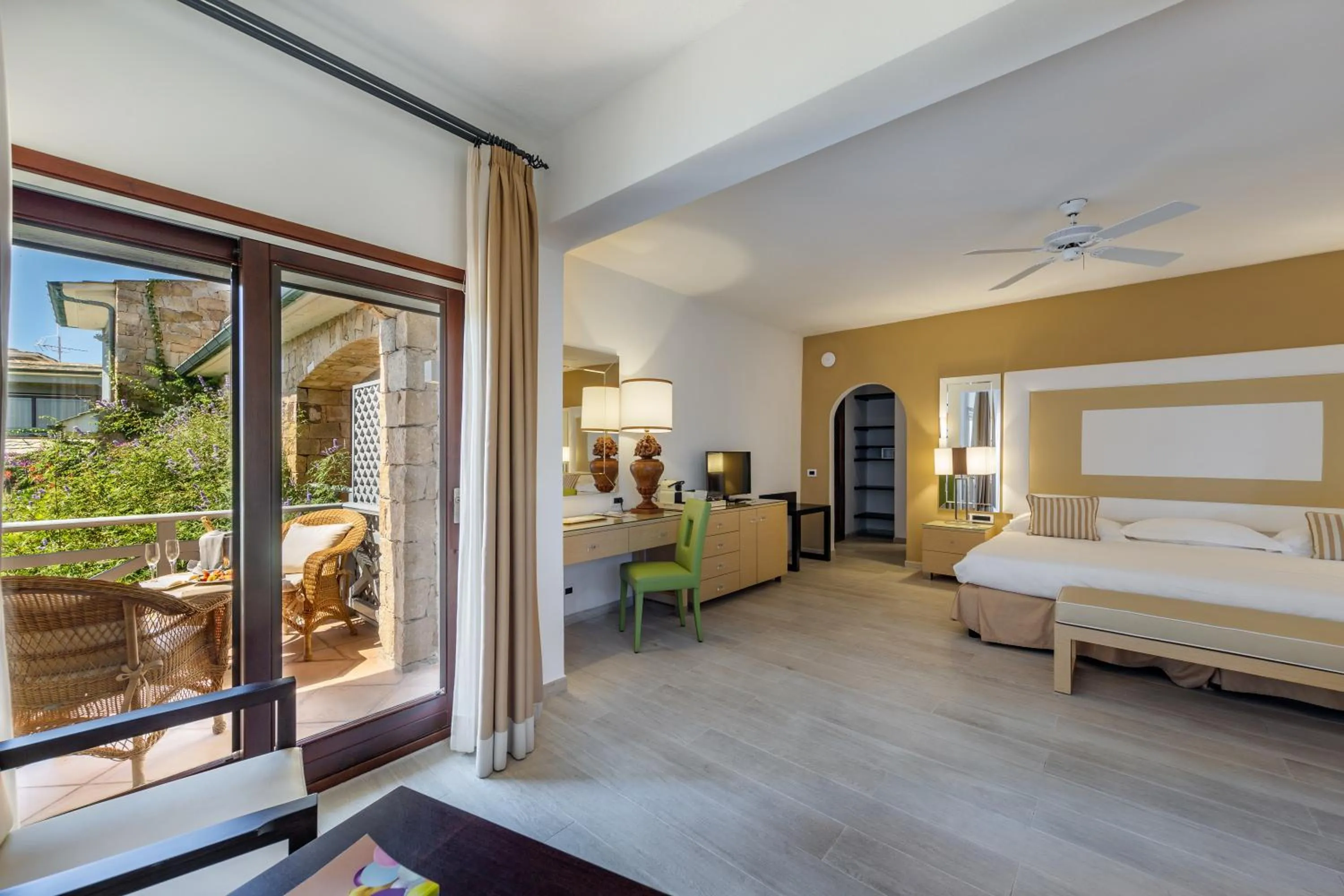 Photo of the whole room, Bed in Hotel & SPA des Pecheurs