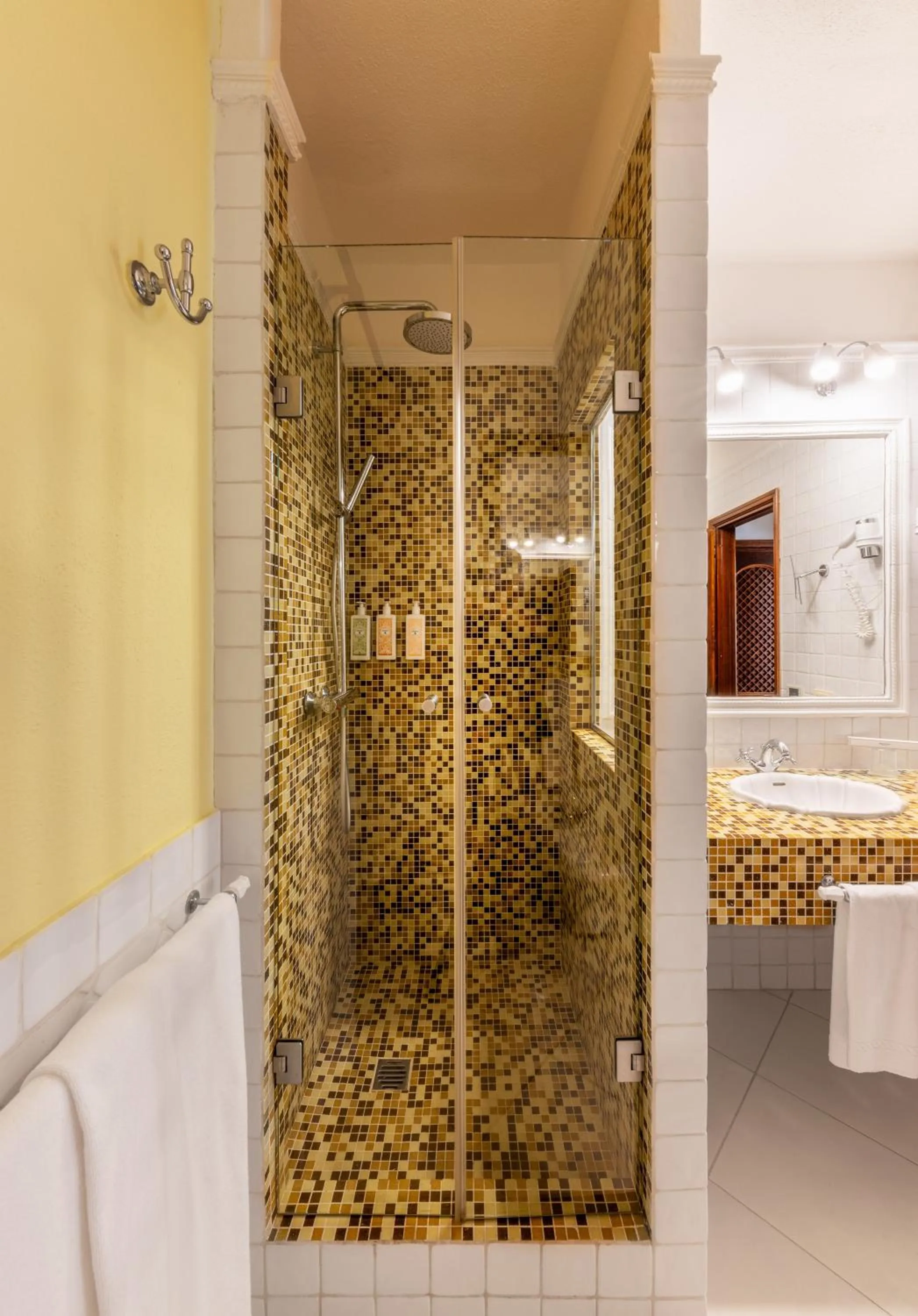 Shower in Hotel & SPA des Pecheurs