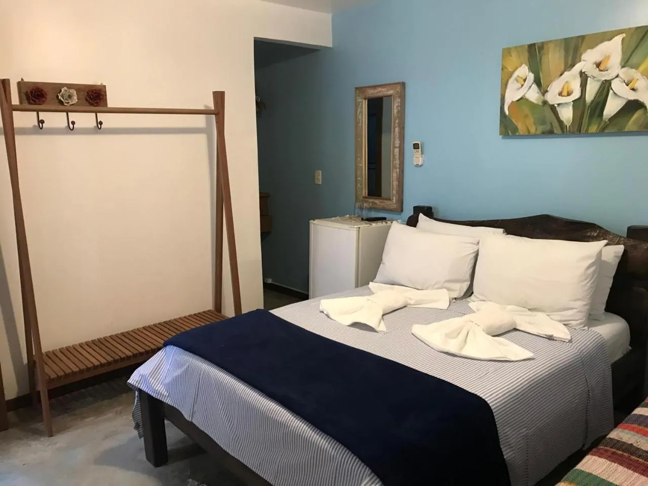 Photo of the whole room, Bed in Pousada Casa das Rosas