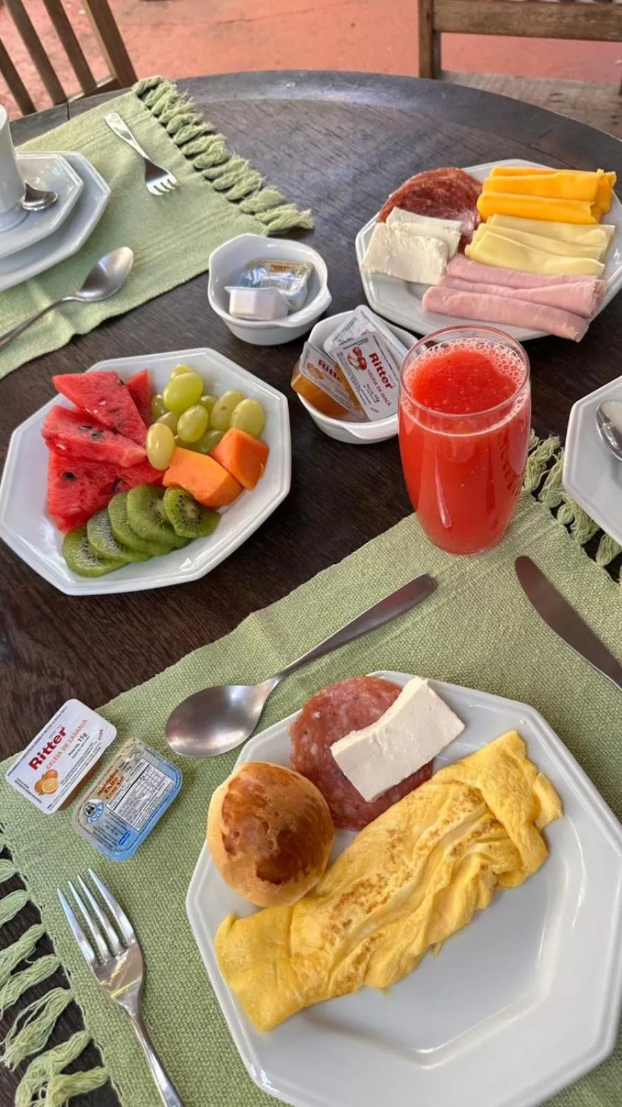 Breakfast in Pousada Casa das Rosas