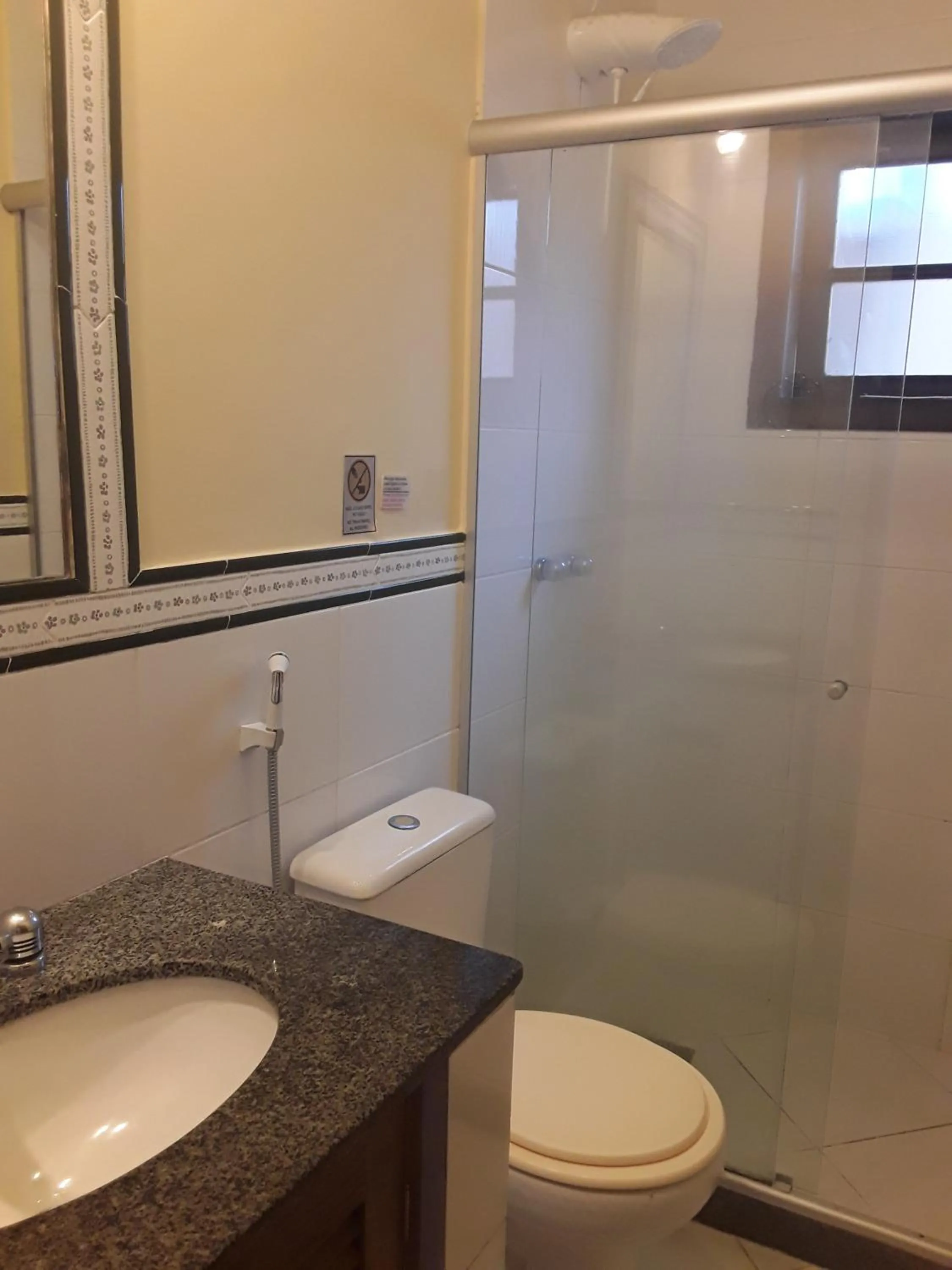 Bathroom in Pousada Casa das Rosas