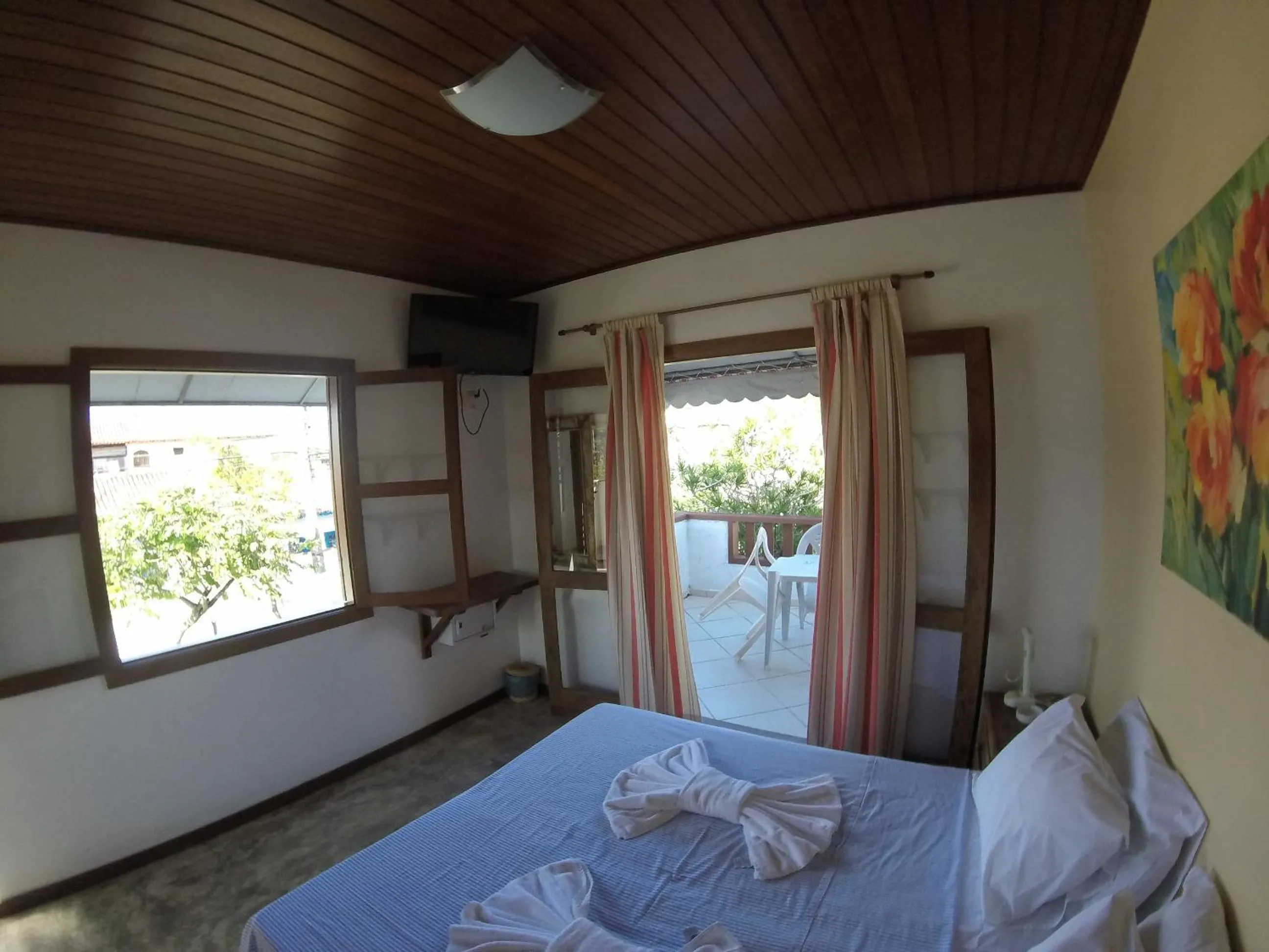 Photo of the whole room, Bed in Pousada Casa das Rosas