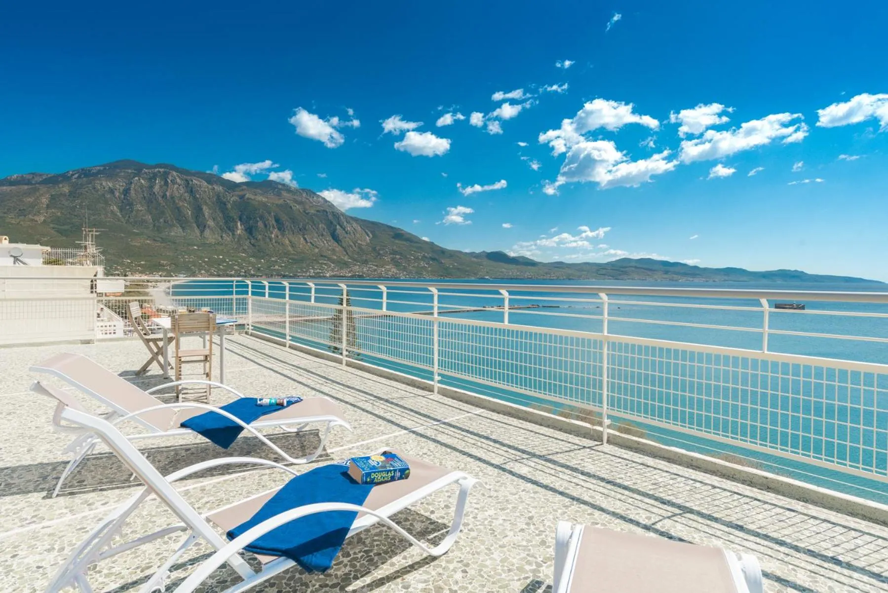 Balcony/Terrace in Seafront Penthouse LEO