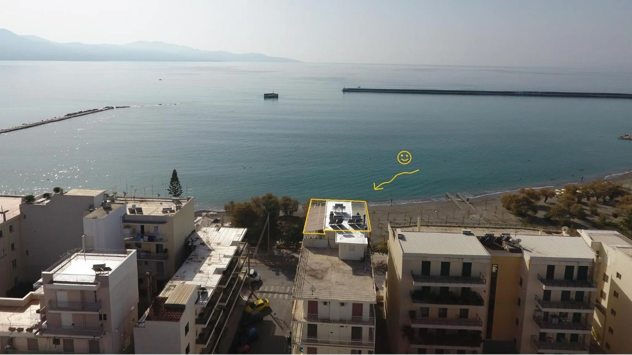 Neighbourhood in Seafront Penthouse LEO
