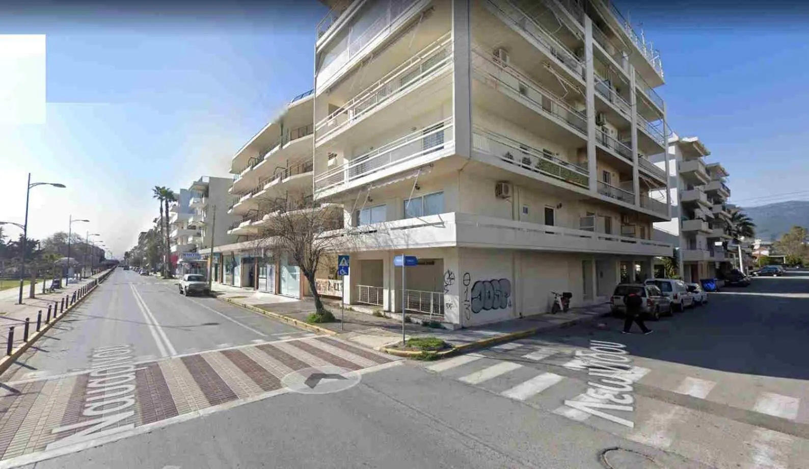 Parking in Seafront Penthouse LEO