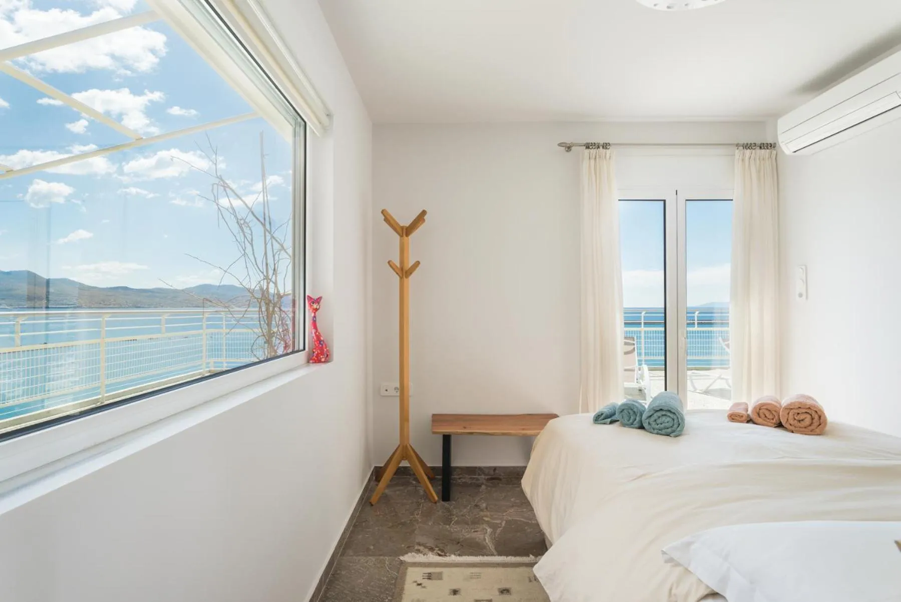 View (from property/room), Bed in Seafront Penthouse LEO