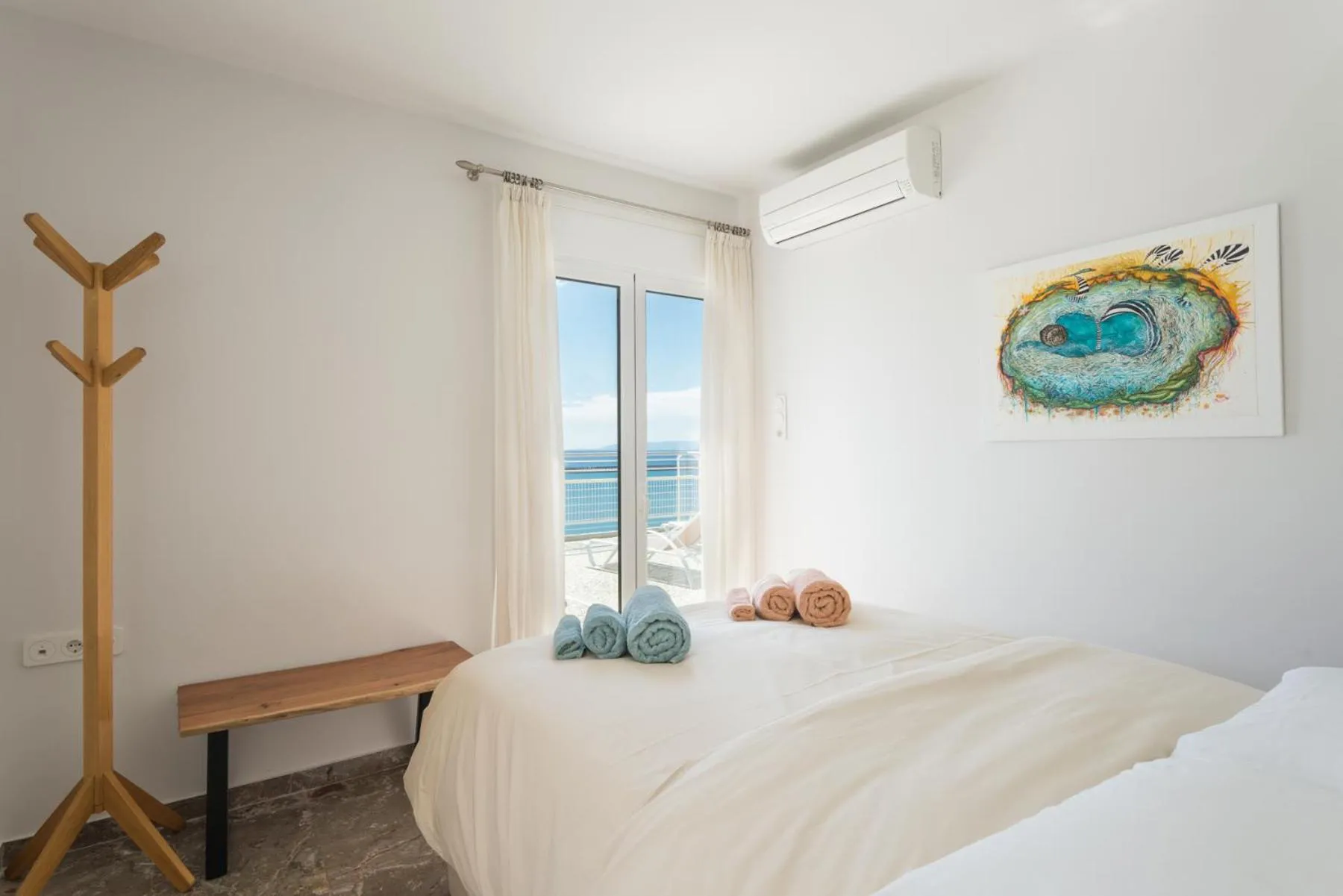 View (from property/room), Bed in Seafront Penthouse LEO