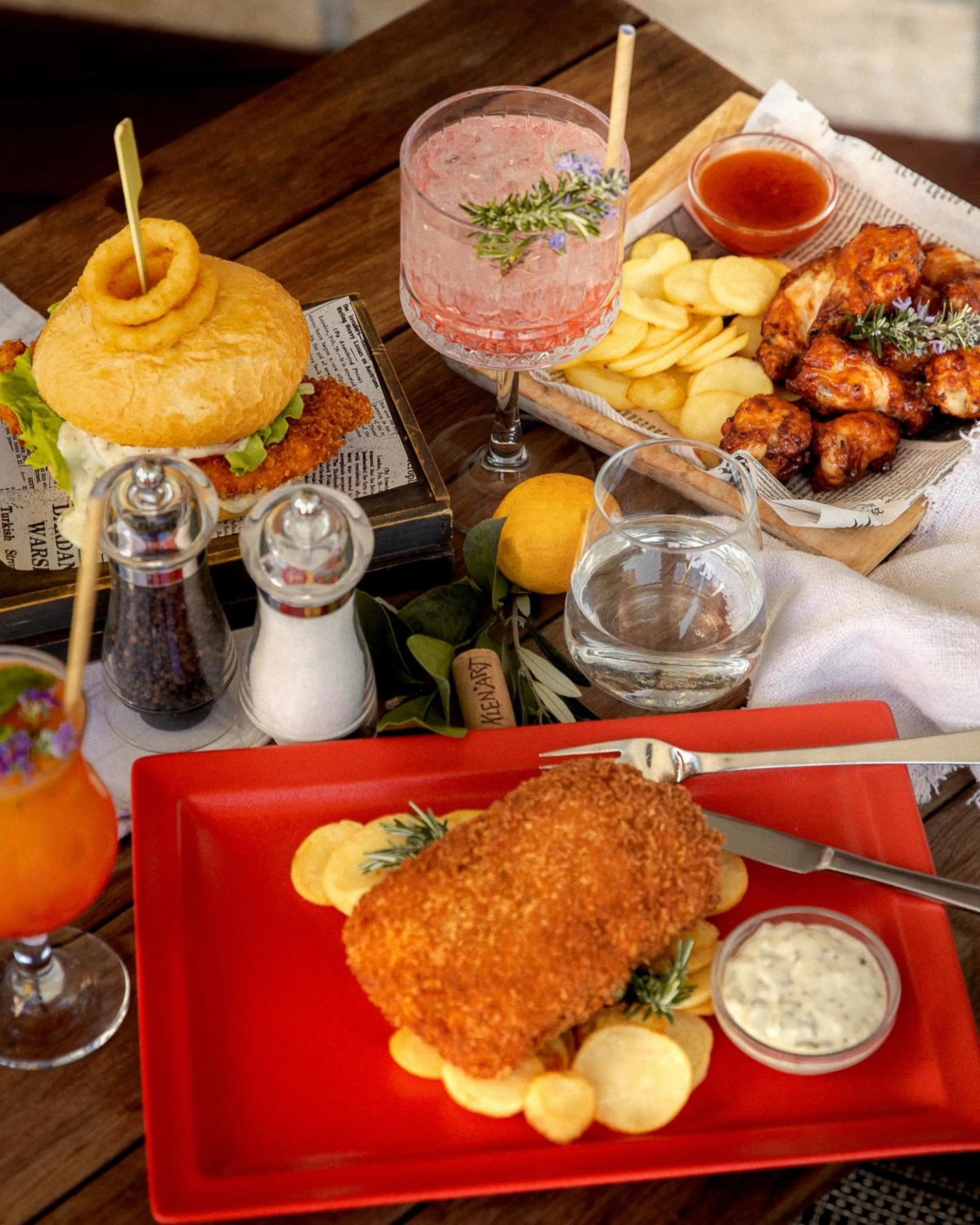 Restaurant/places to eat in Barbara Piran Beach Hotel