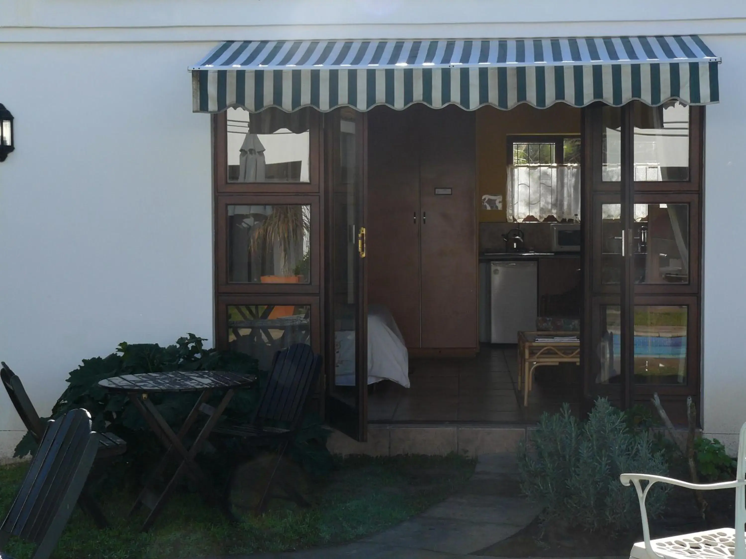 Facade/entrance in B My Guest Facade/entrance in B My Guest