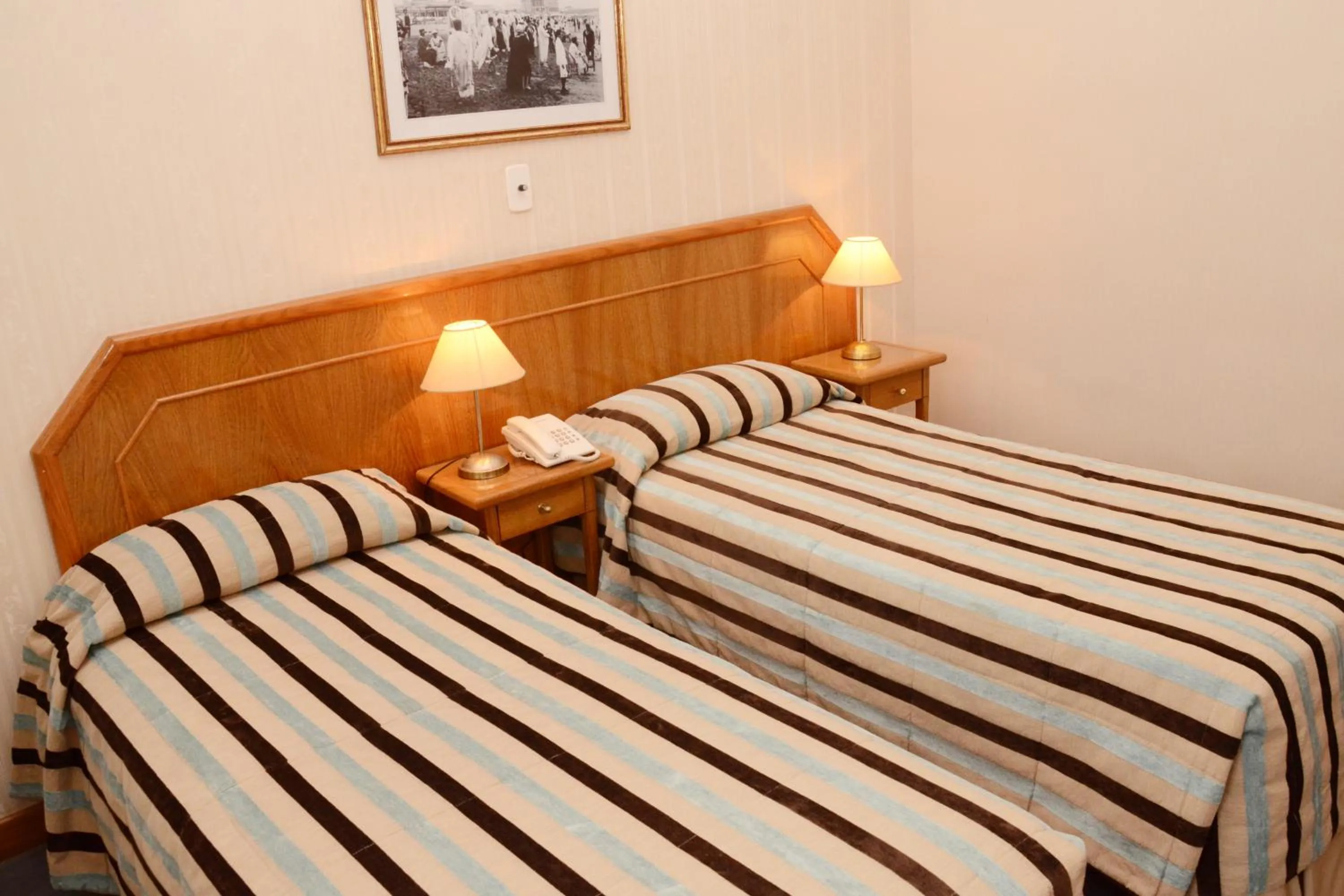 Photo of the whole room, Bed in Hotel Astor