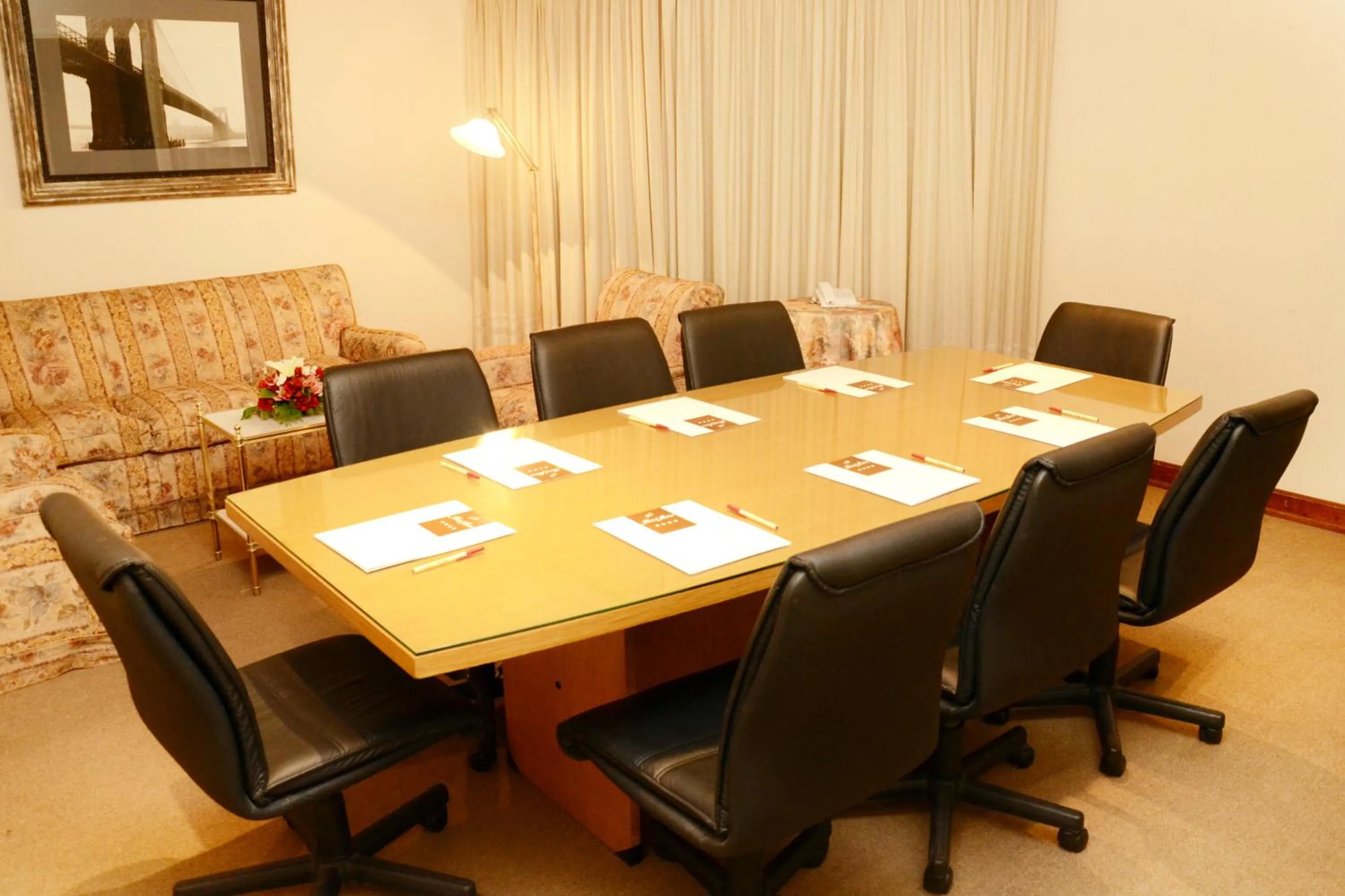 Business facilities in Hotel Astor