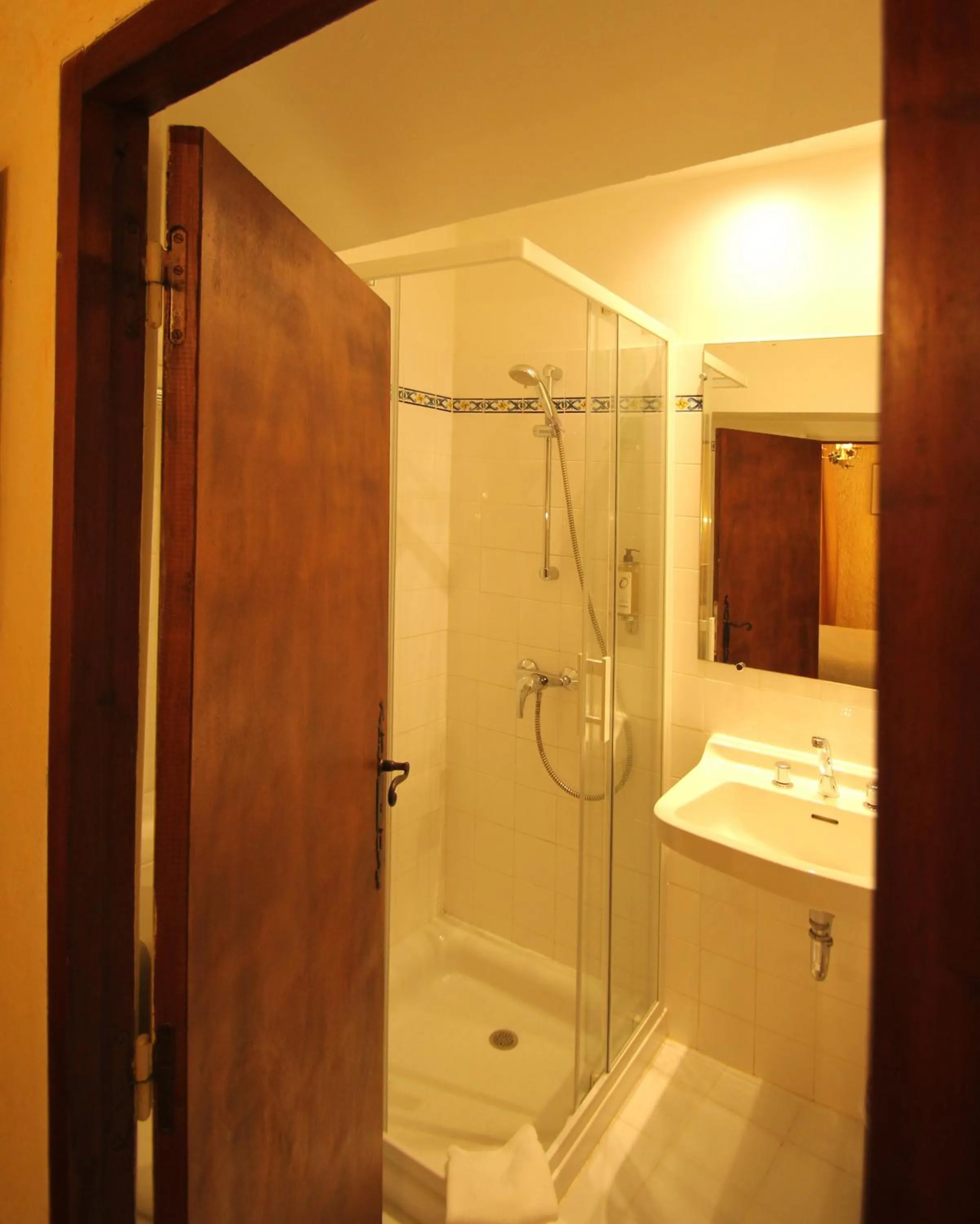 Bathroom in Hostellerie Le Beffroi