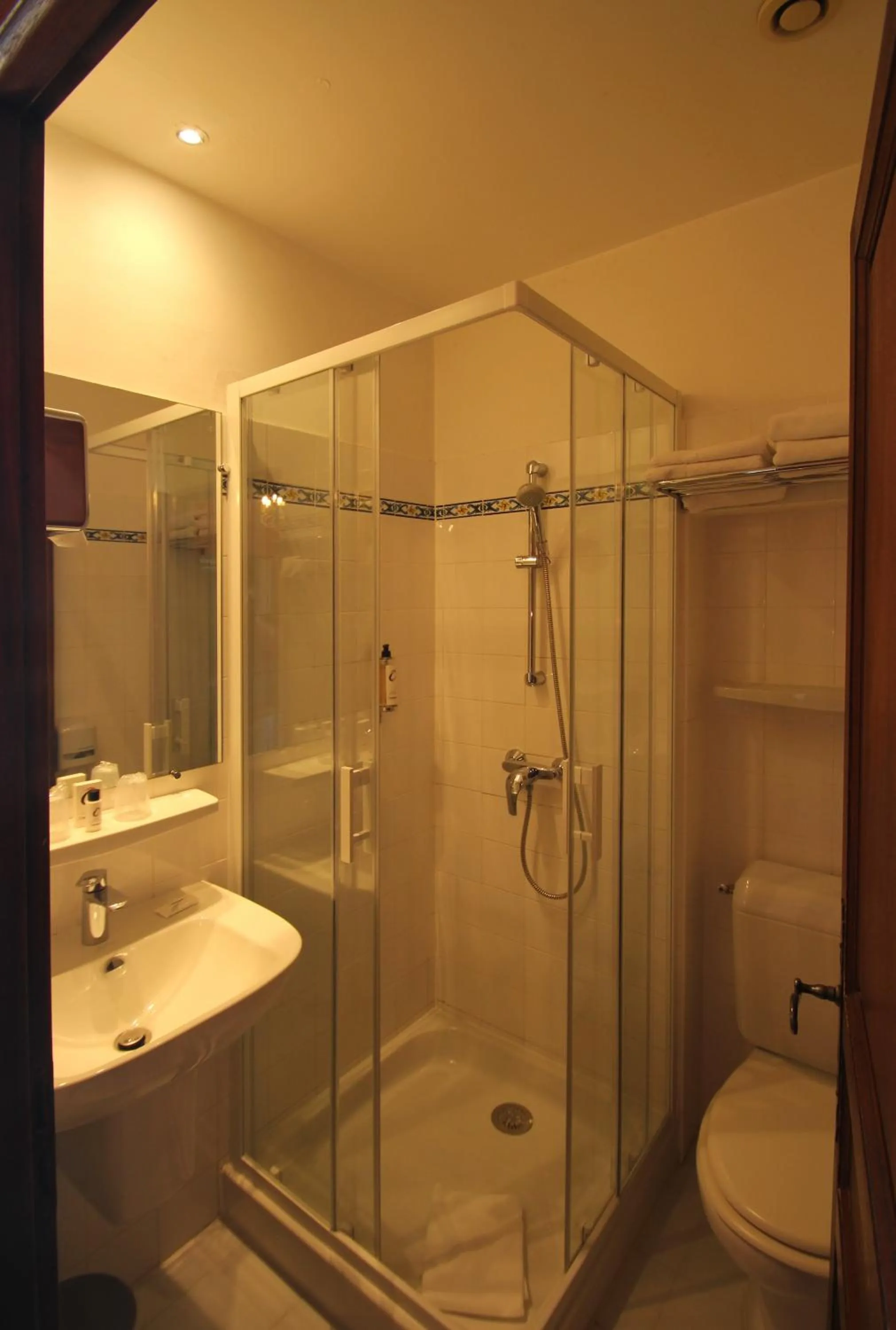 Bathroom in Hostellerie Le Beffroi