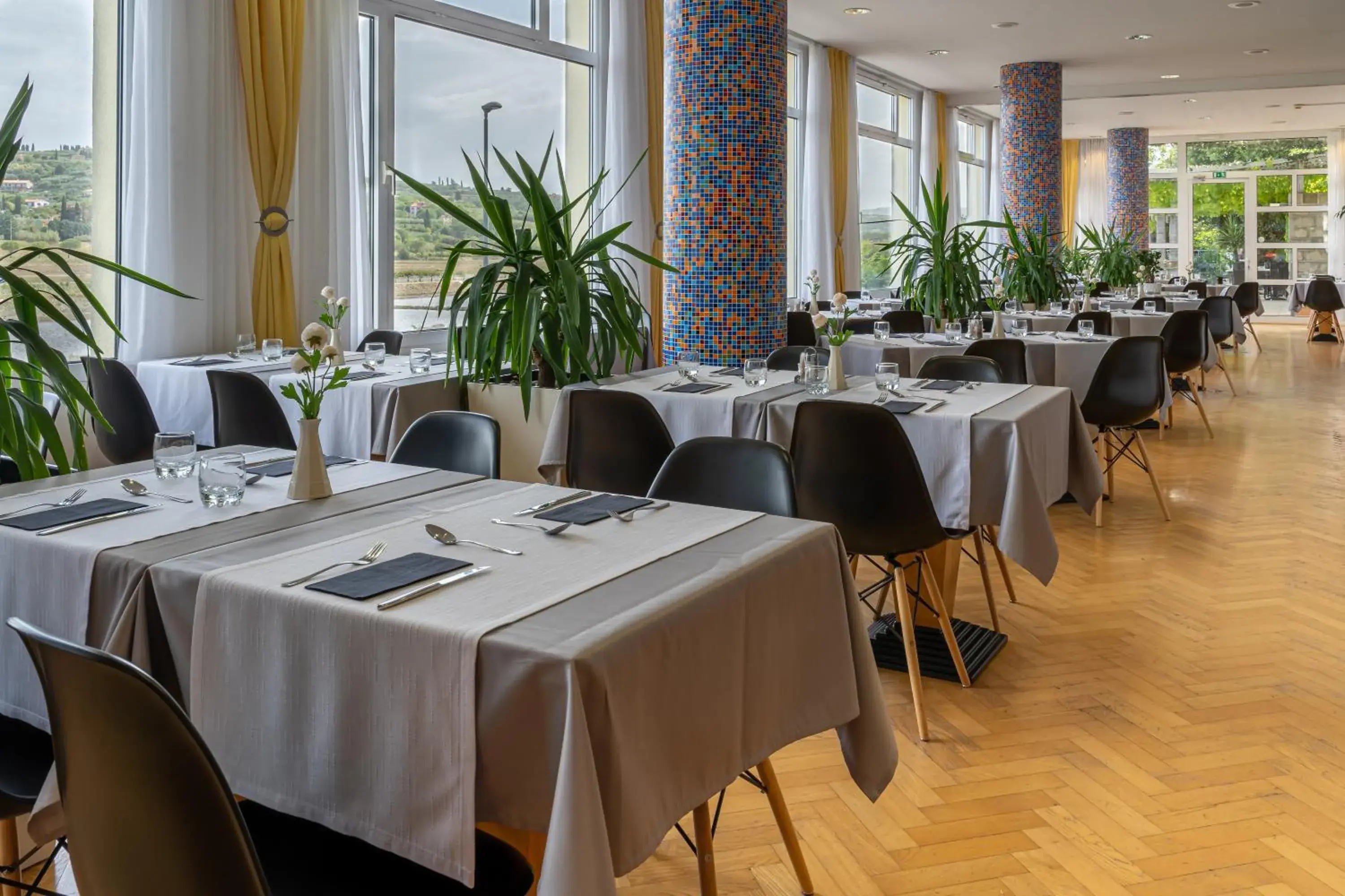 Restaurant/Places to Eat in Hotel Oleander - Oleander Resort