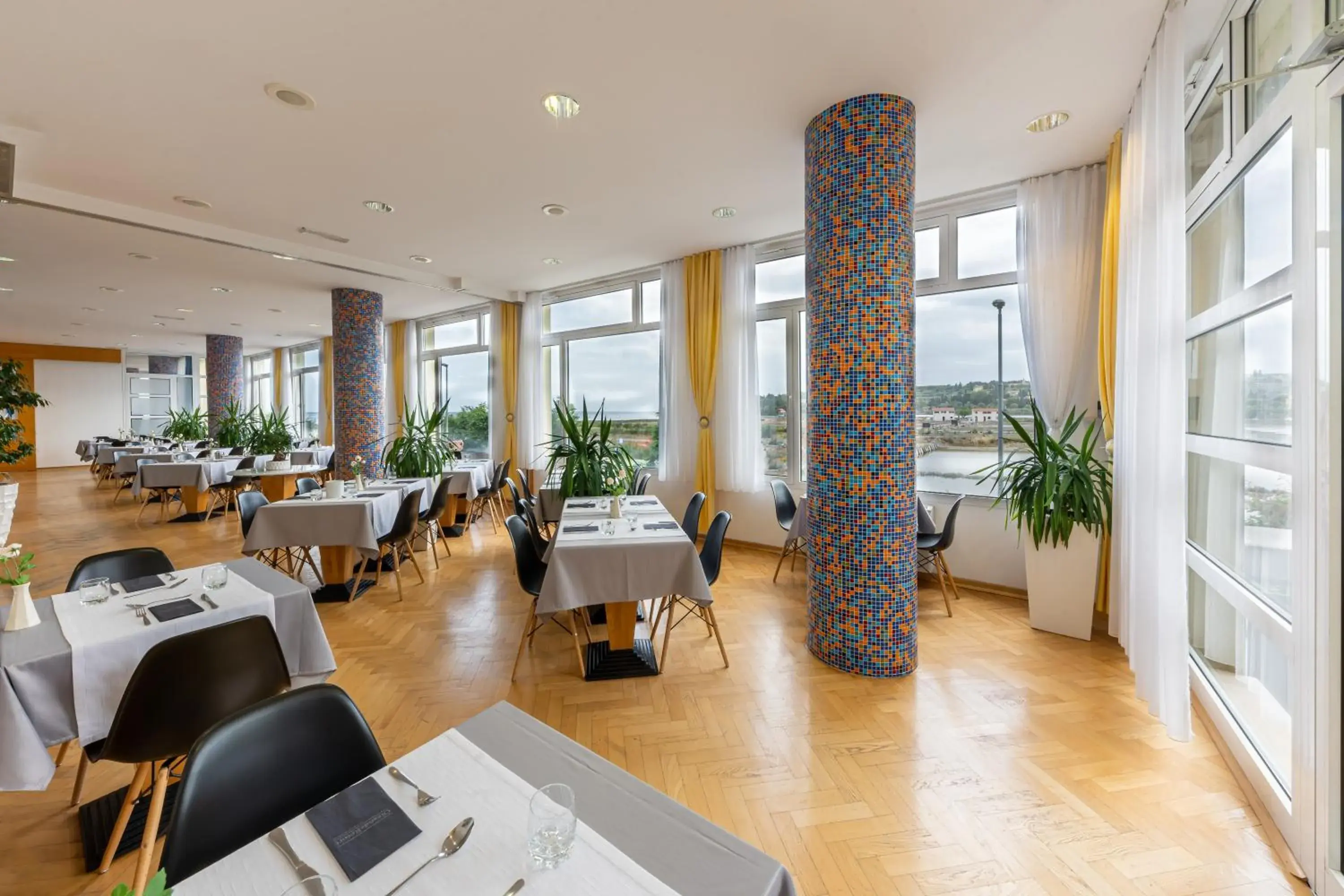 Restaurant/Places to Eat in Hotel Oleander - Oleander Resort