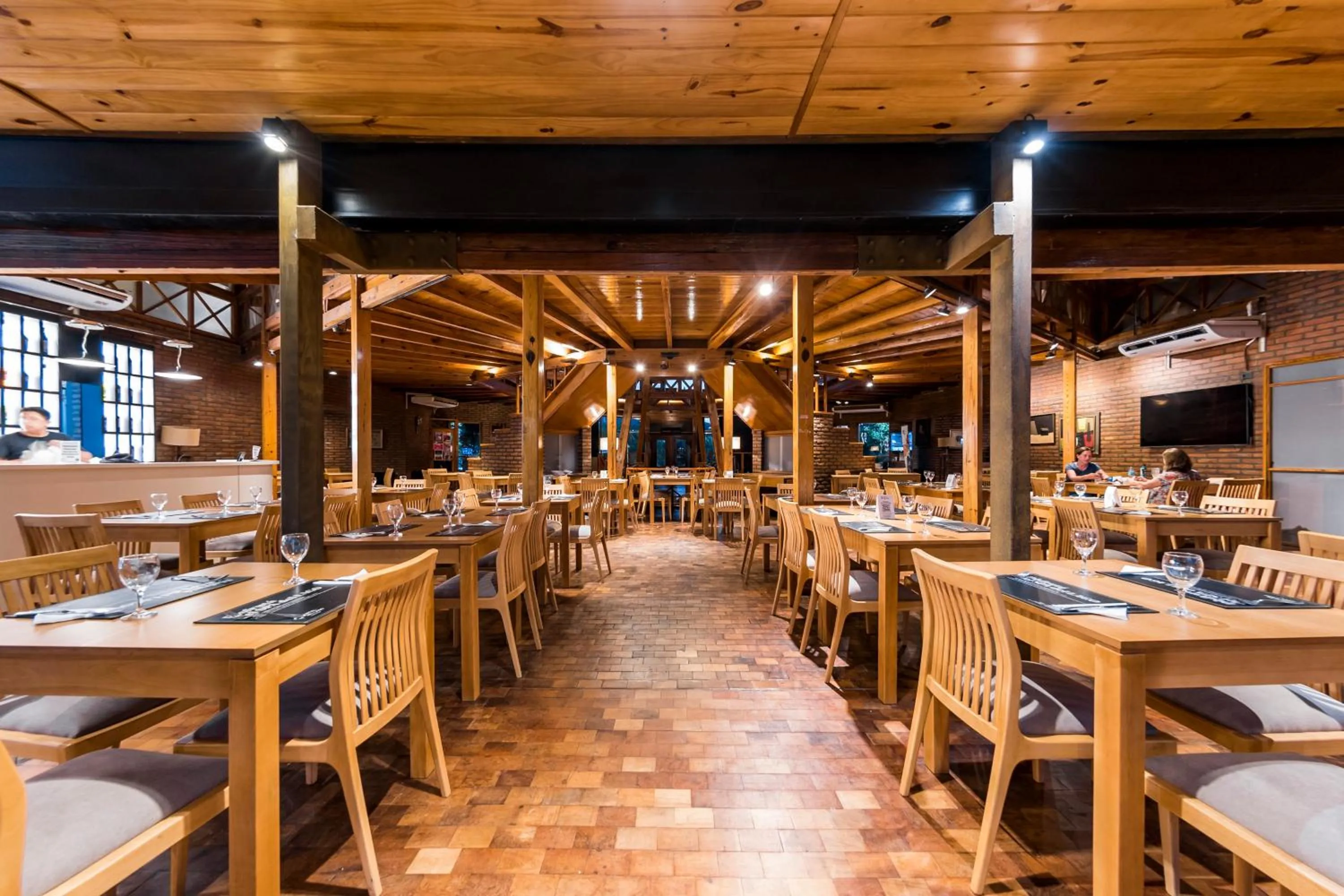 Portal del Lago Hotel