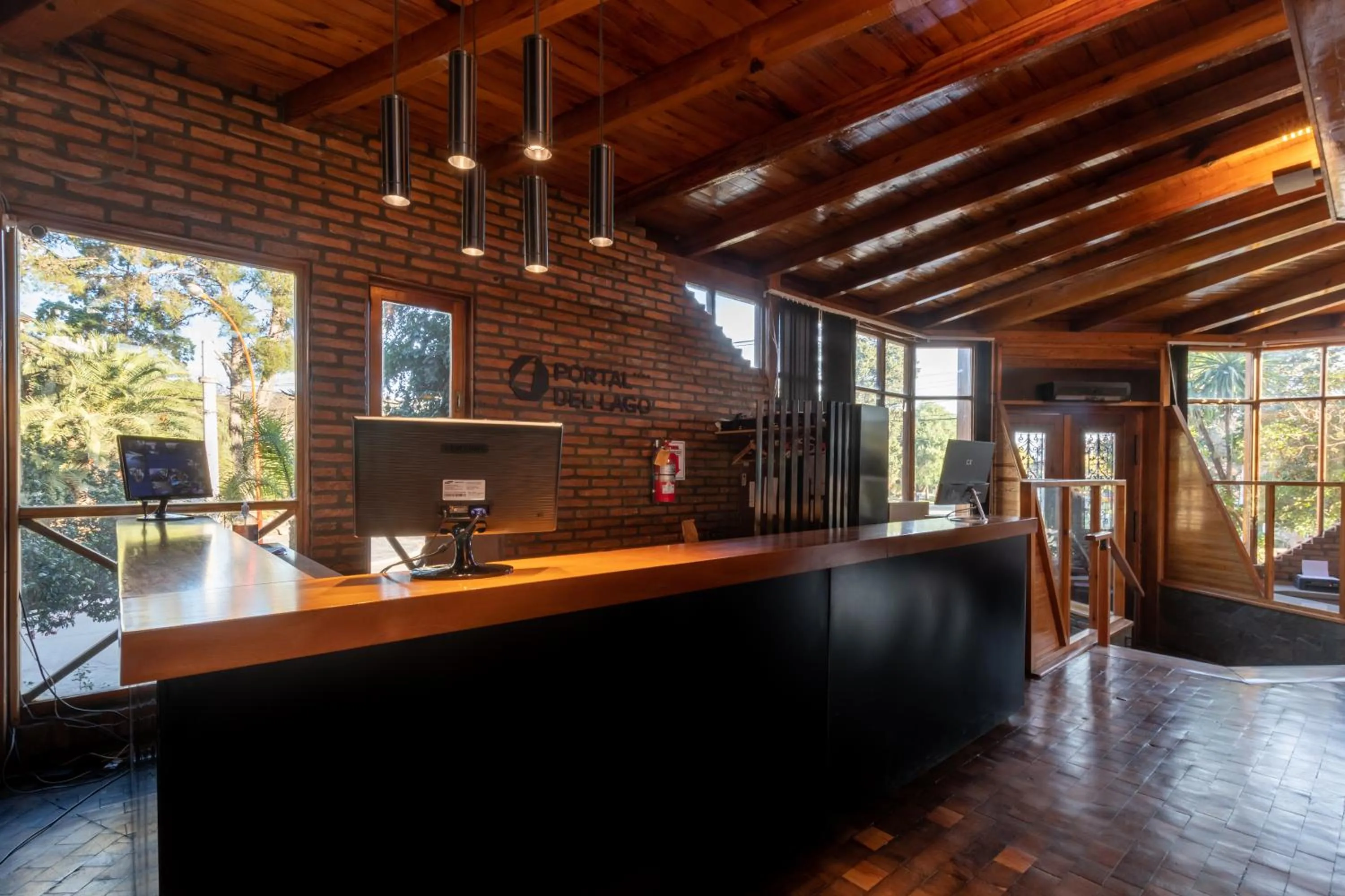 Portal del Lago Hotel