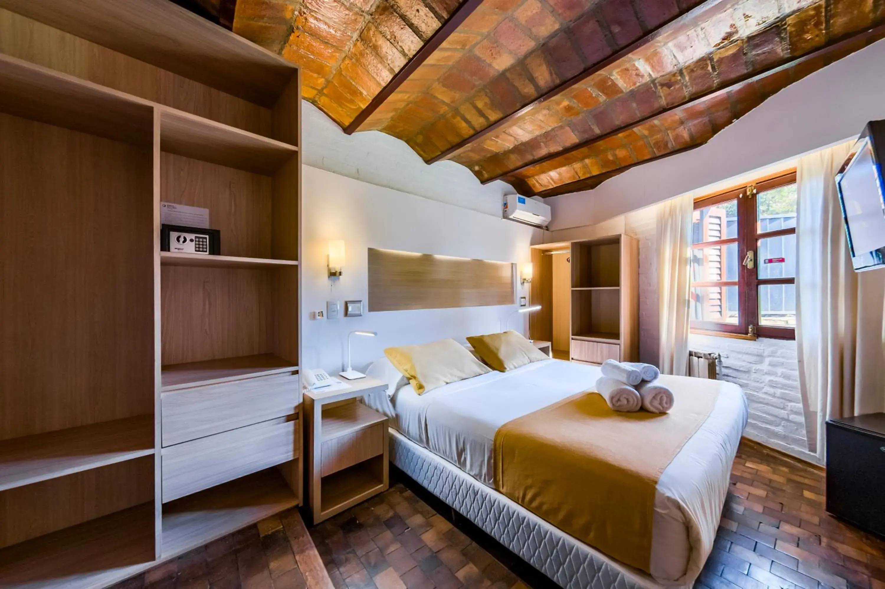 Budget Double Room in Portal del Lago Hotel Budget Double Room in Portal del Lago Hotel