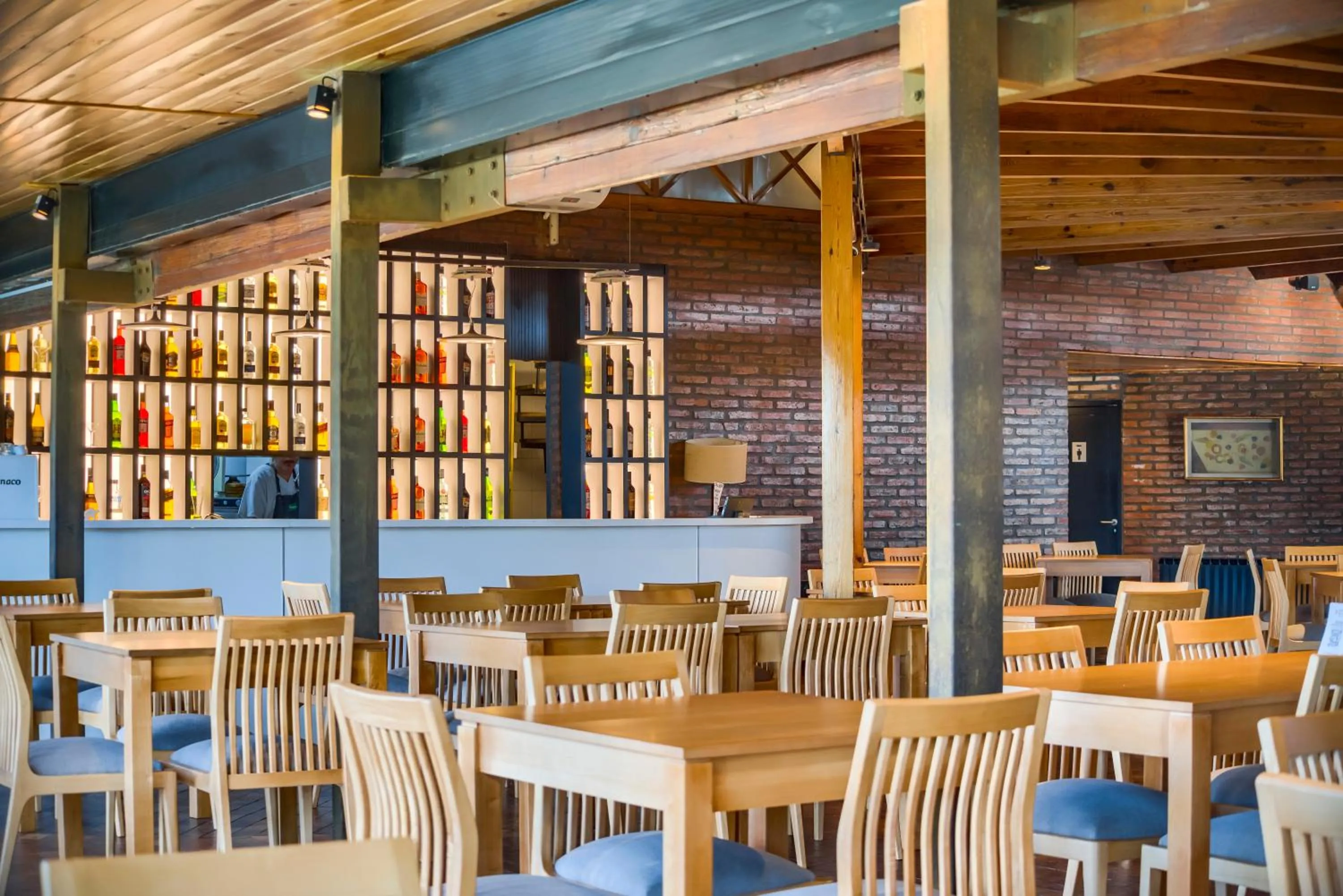 Portal del Lago Hotel