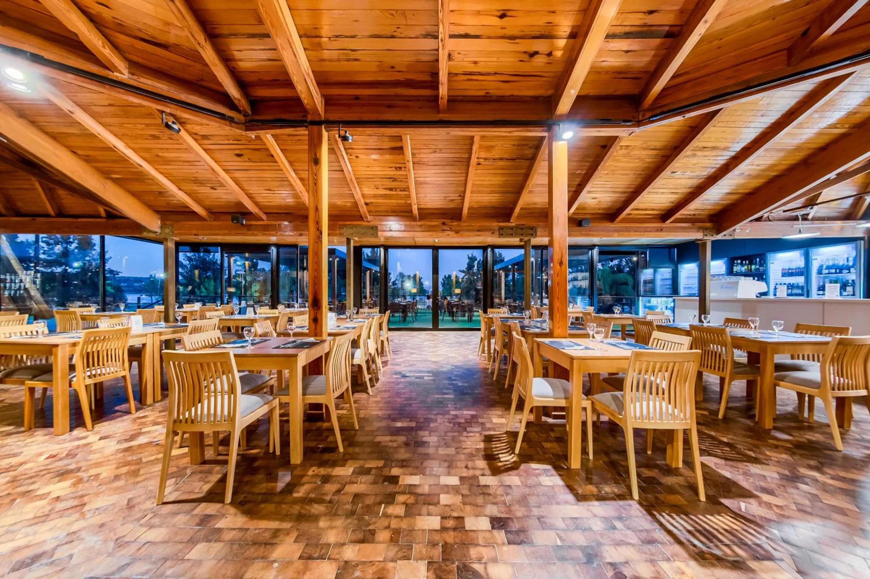 Portal del Lago Hotel