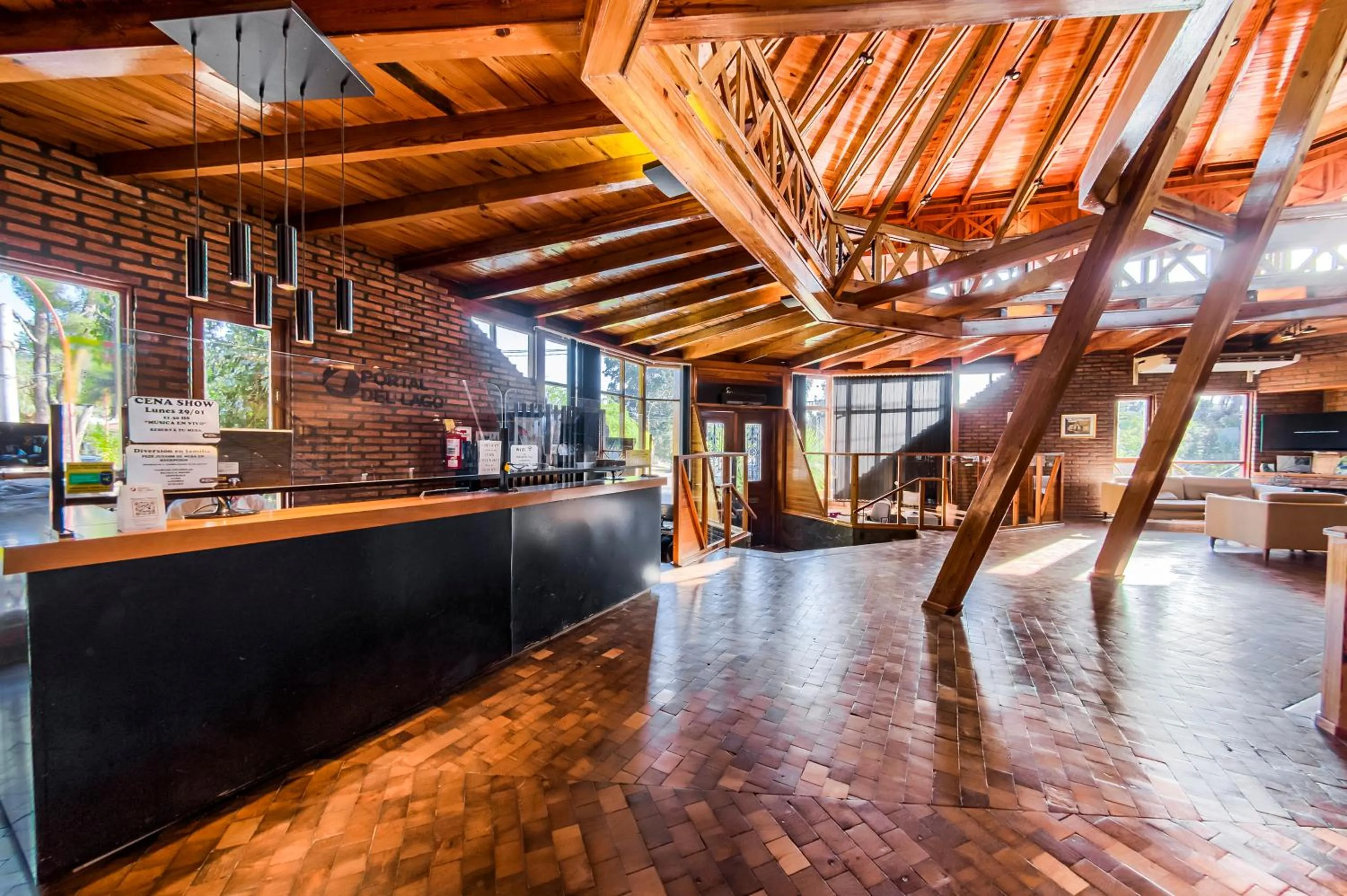 Portal del Lago Hotel