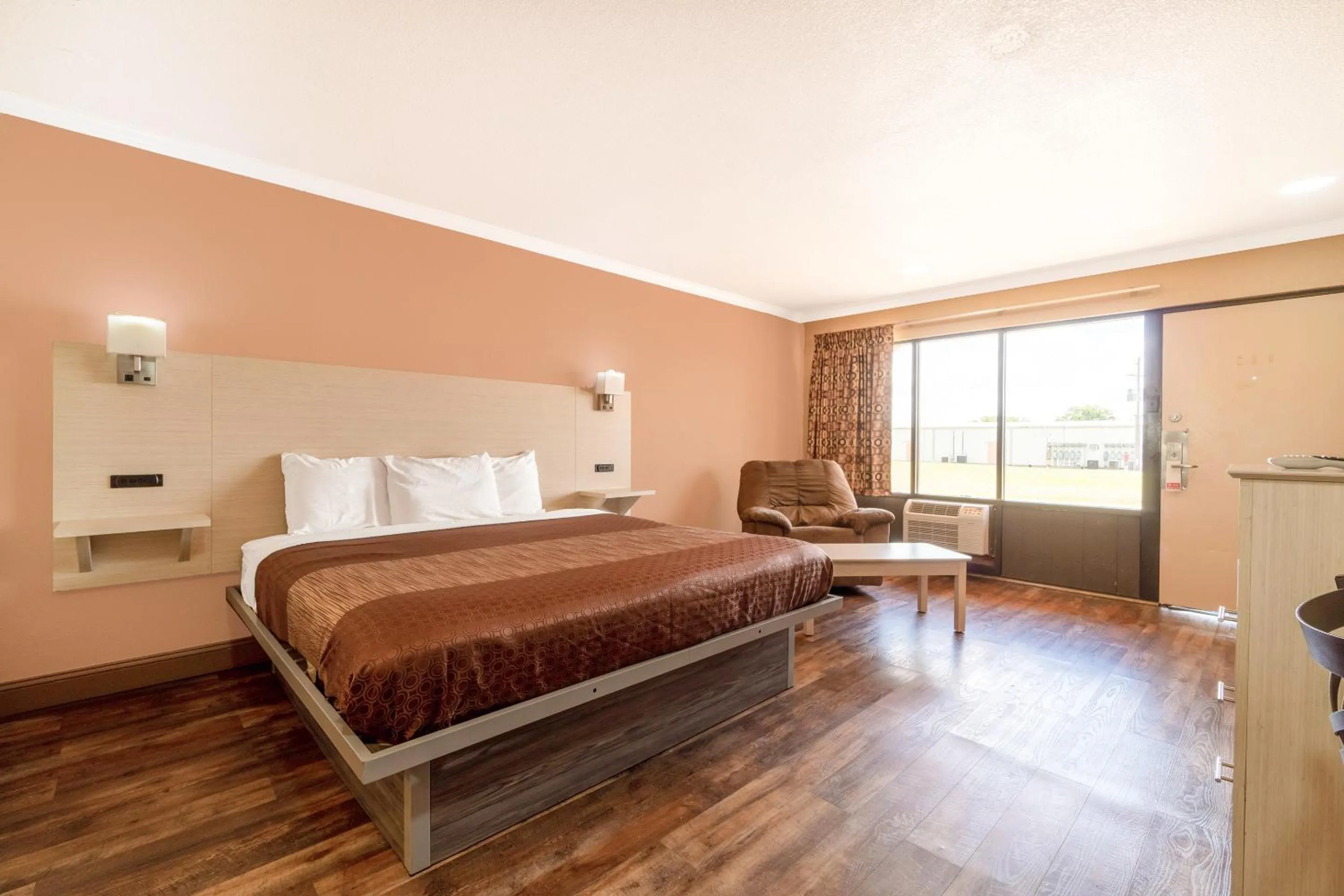 Bedroom in River Valley Motor Inn By OYO La Grange Texas