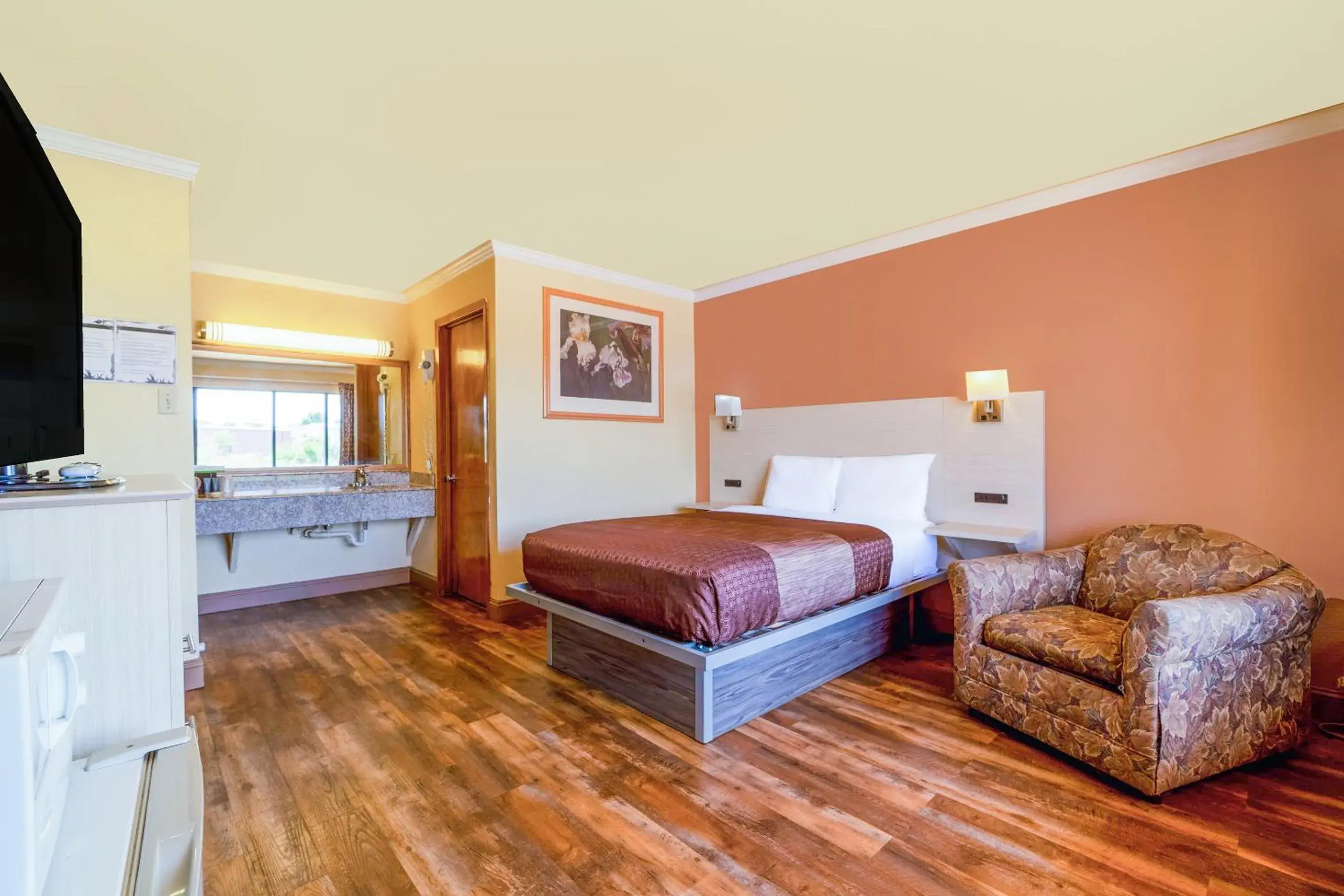 Bedroom in River Valley Motor Inn By OYO La Grange Texas Bedroom in River Valley Motor Inn By OYO La Grange Texas