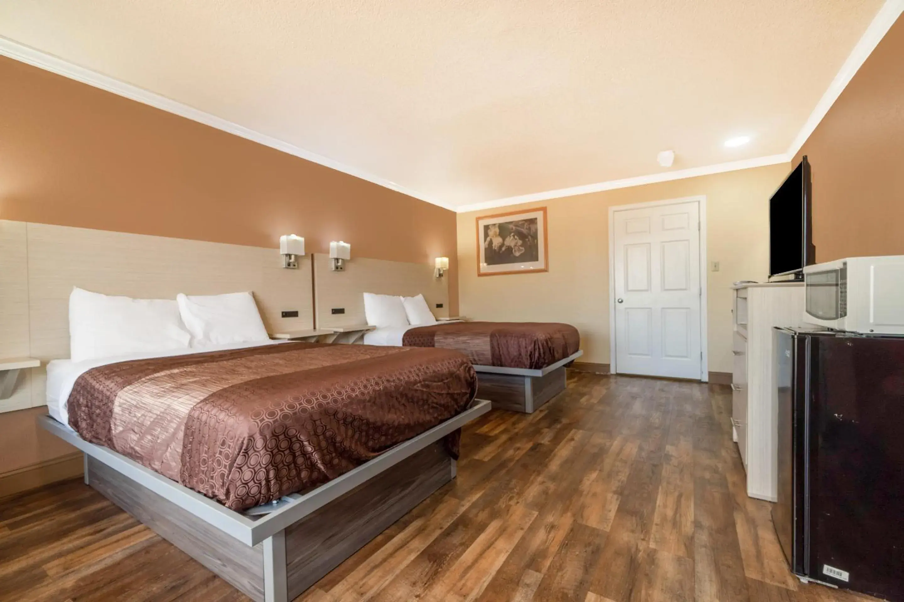 Bedroom in River Valley Motor Inn By OYO La Grange Texas Bedroom in River Valley Motor Inn By OYO La Grange Texas