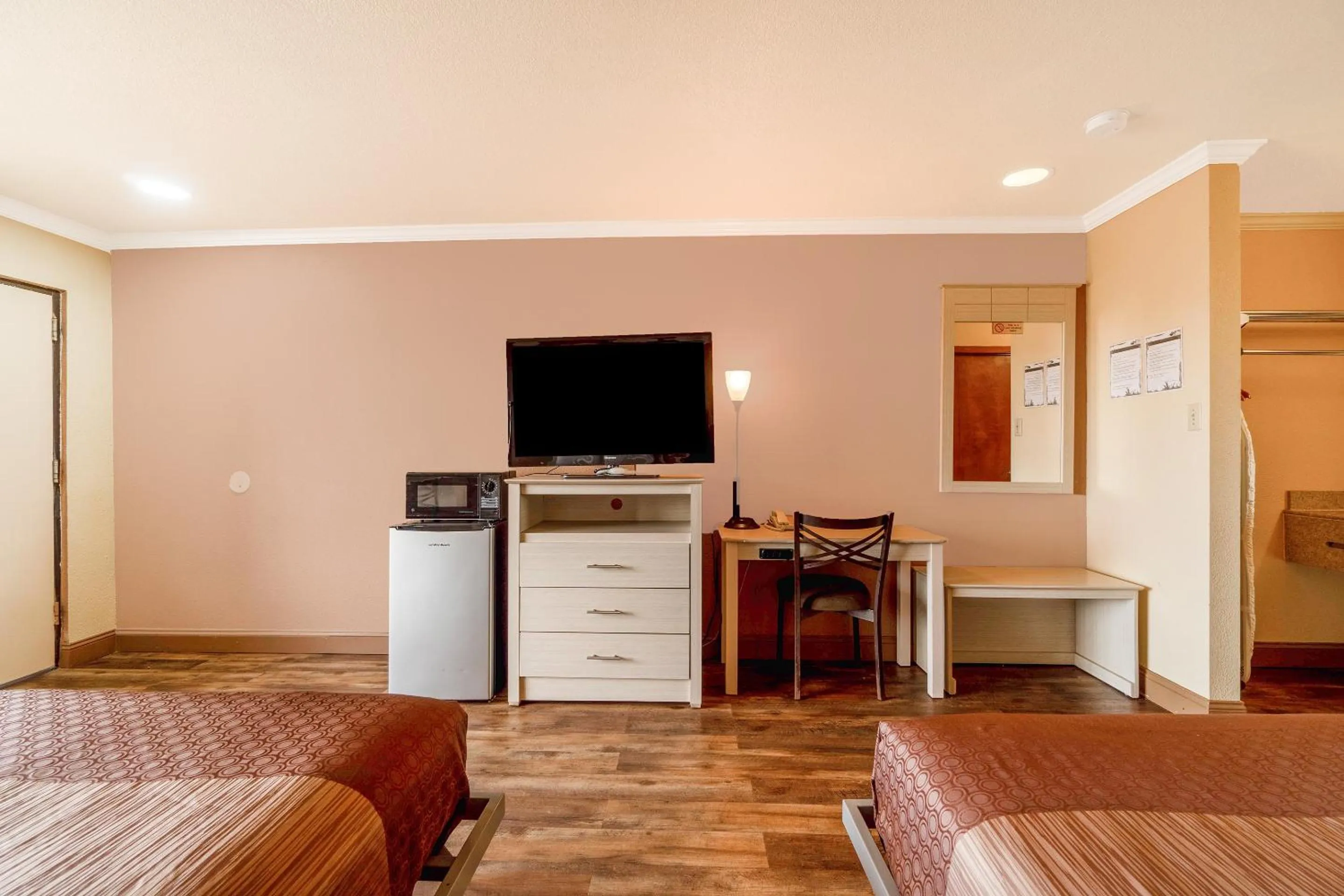 Bedroom in River Valley Motor Inn By OYO La Grange Texas