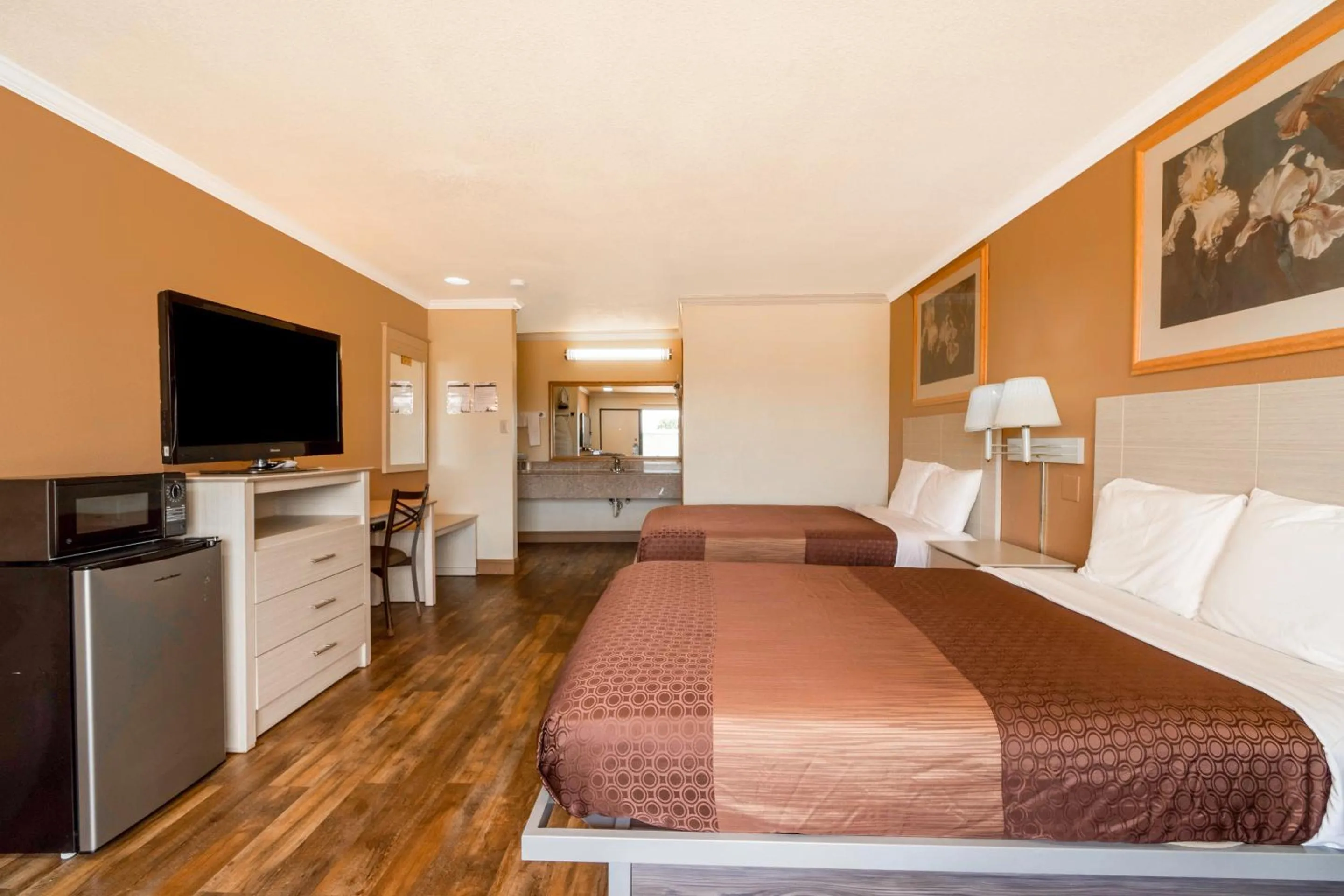 Bedroom in River Valley Motor Inn By OYO La Grange Texas