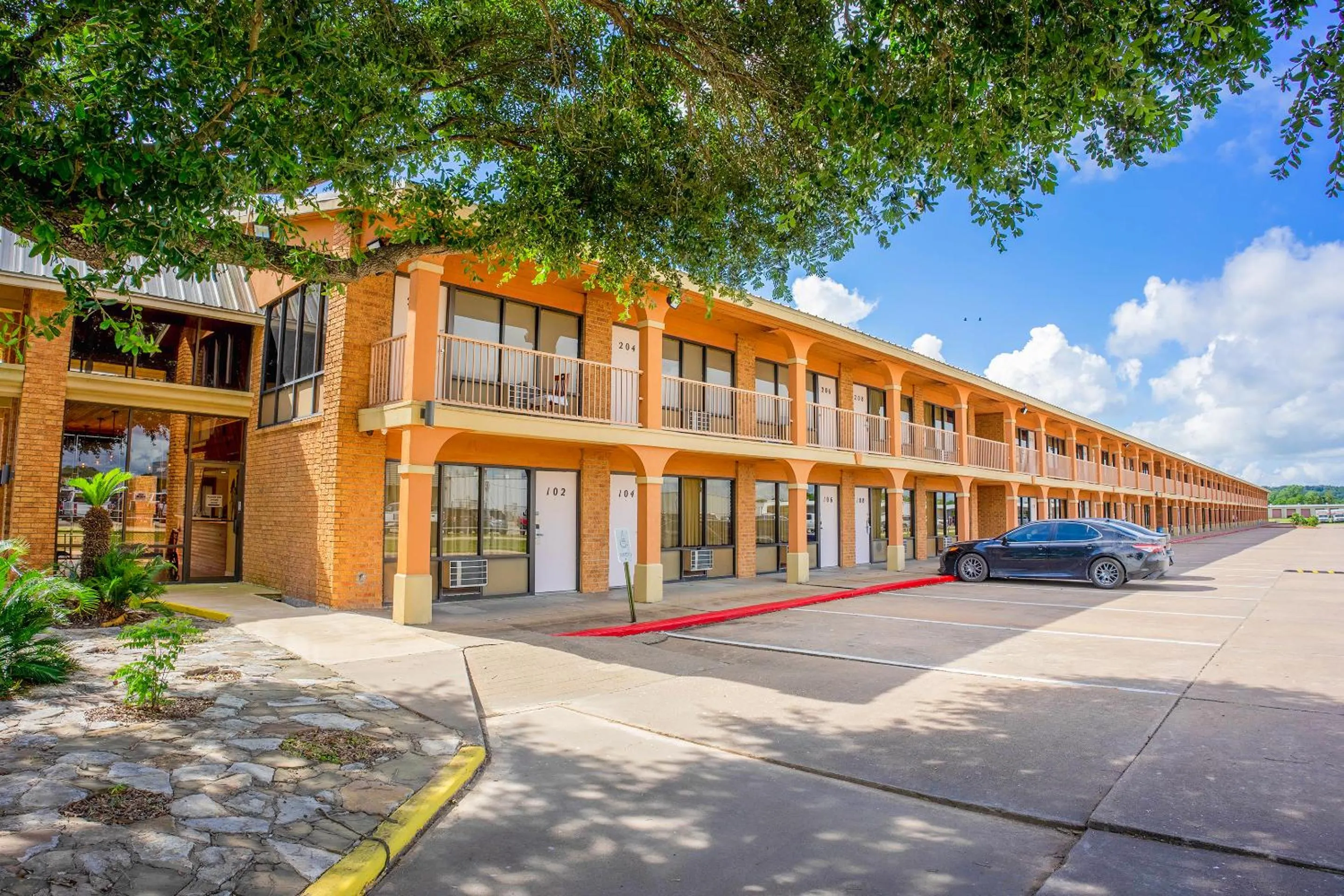 Parking in River Valley Motor Inn By OYO La Grange Texas