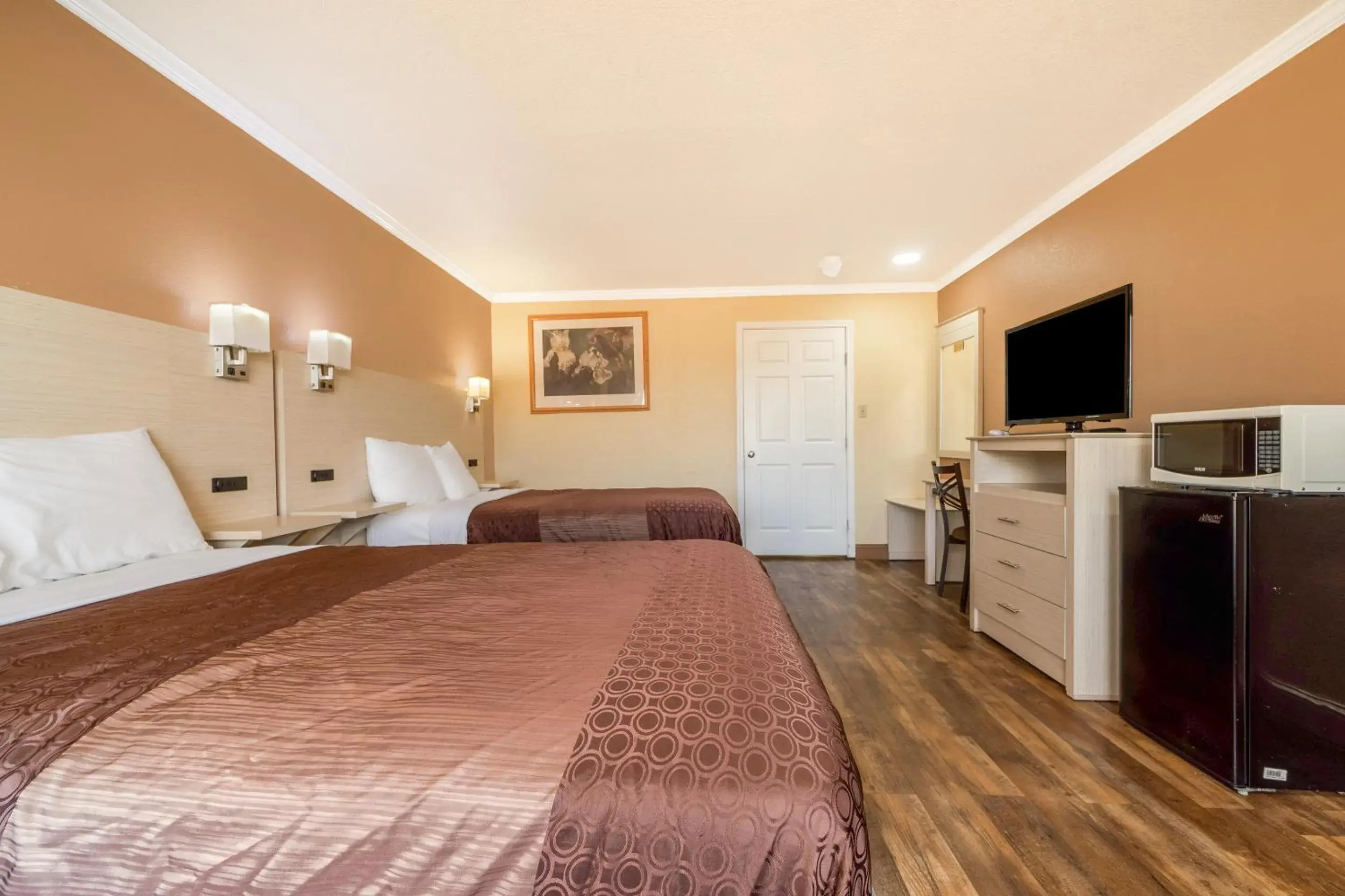 Bedroom in River Valley Motor Inn By OYO La Grange Texas Bedroom in River Valley Motor Inn By OYO La Grange Texas