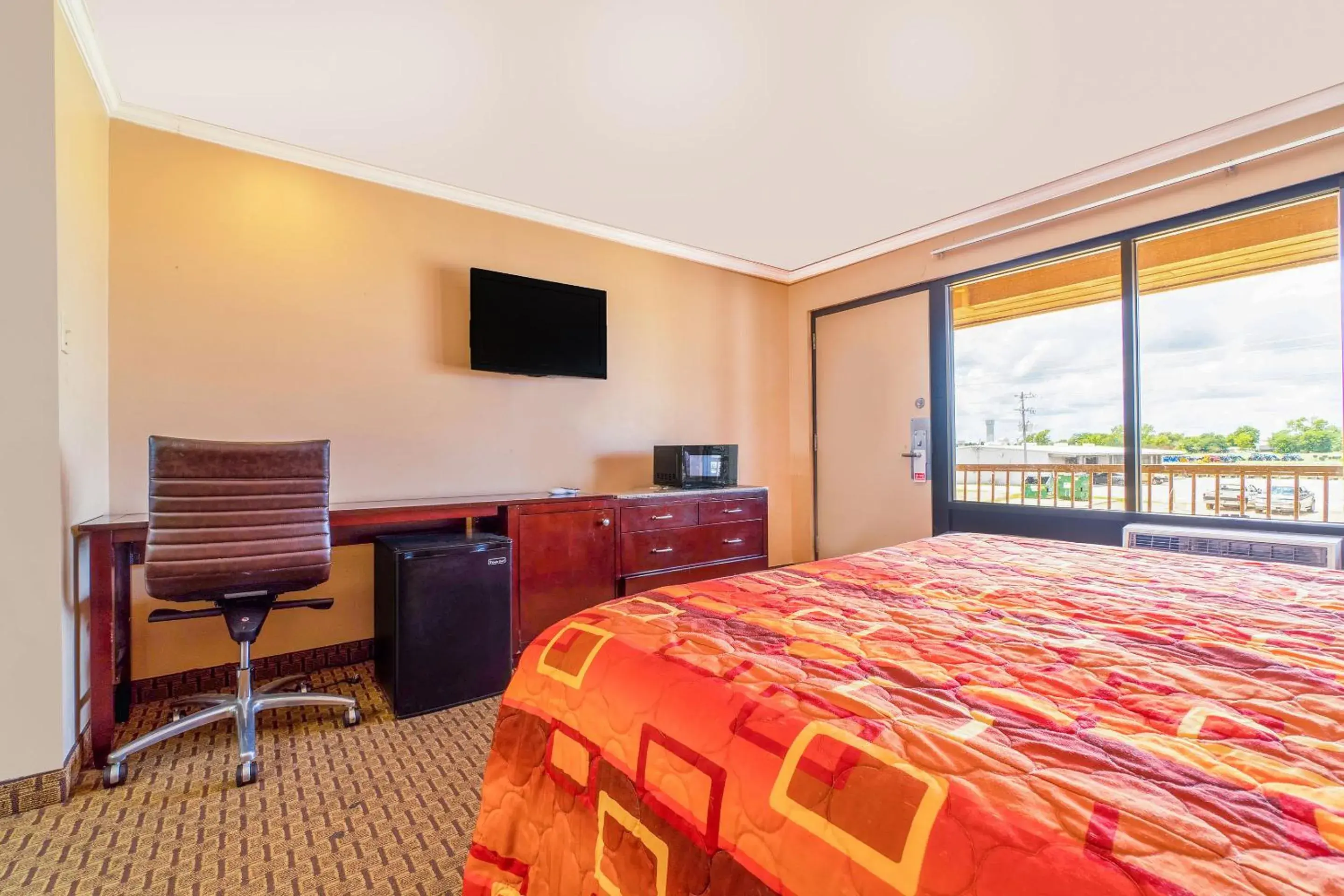 Bedroom in River Valley Motor Inn By OYO La Grange Texas Bedroom in River Valley Motor Inn By OYO La Grange Texas