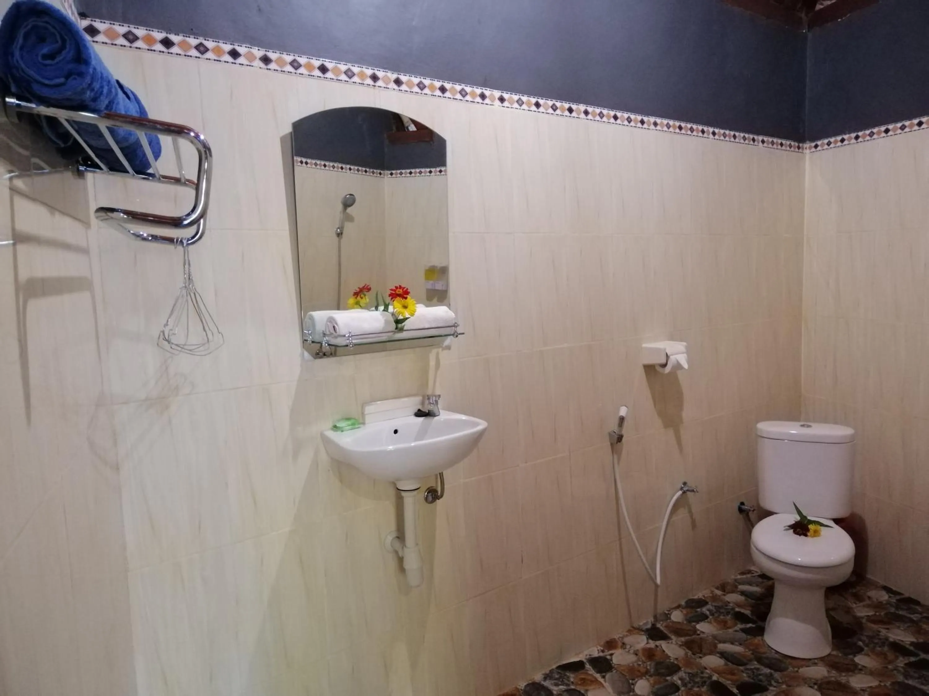 Shower in Ginanthi Cottage