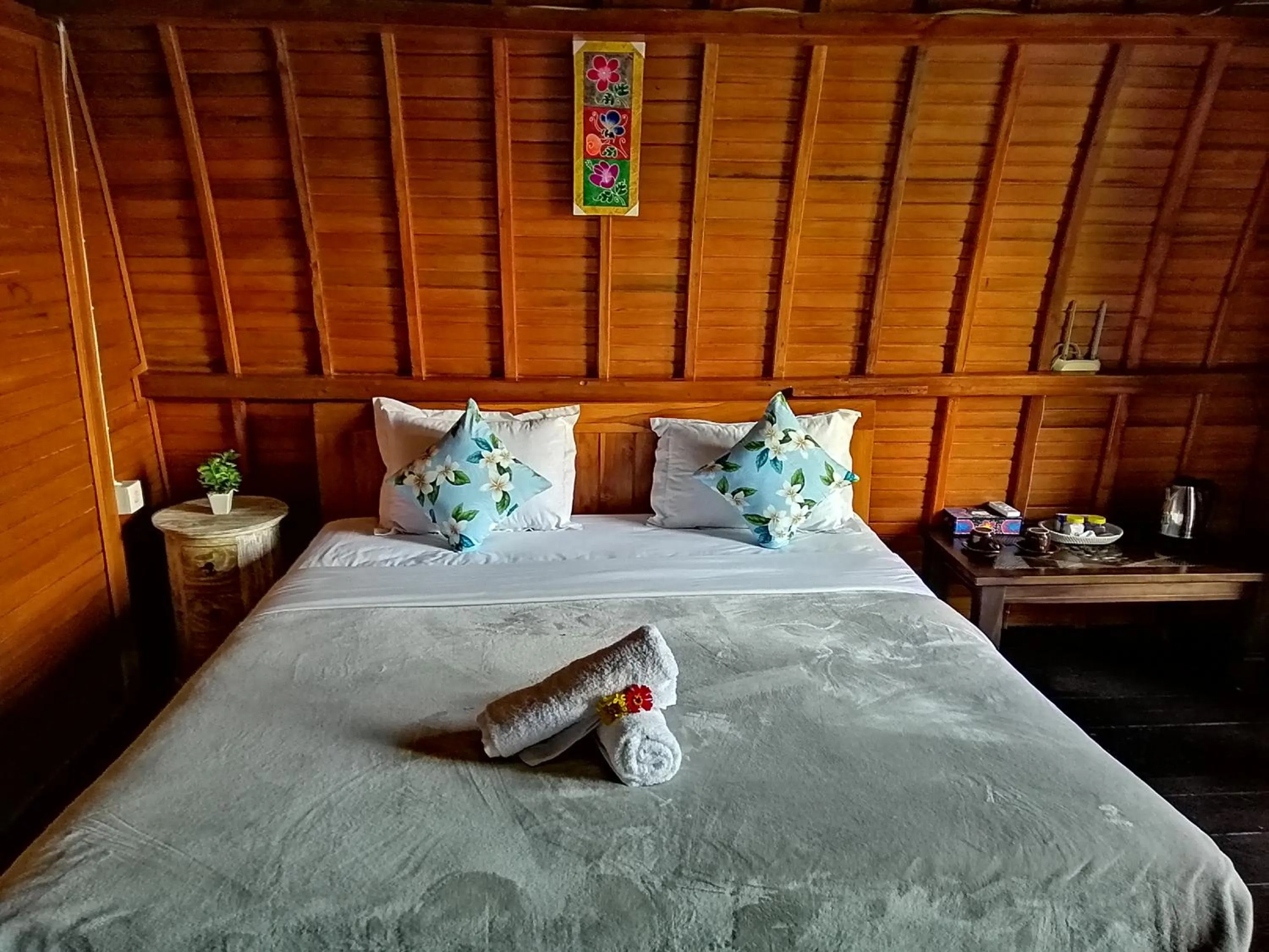 Bed in Ginanthi Cottage