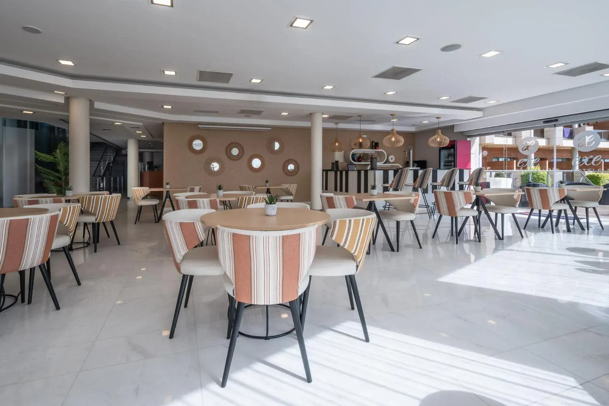 Lounge or bar in Exe Estepona Thalasso & Spa- Adults Only Lounge or bar in Exe Estepona Thalasso & Spa- Adults Only