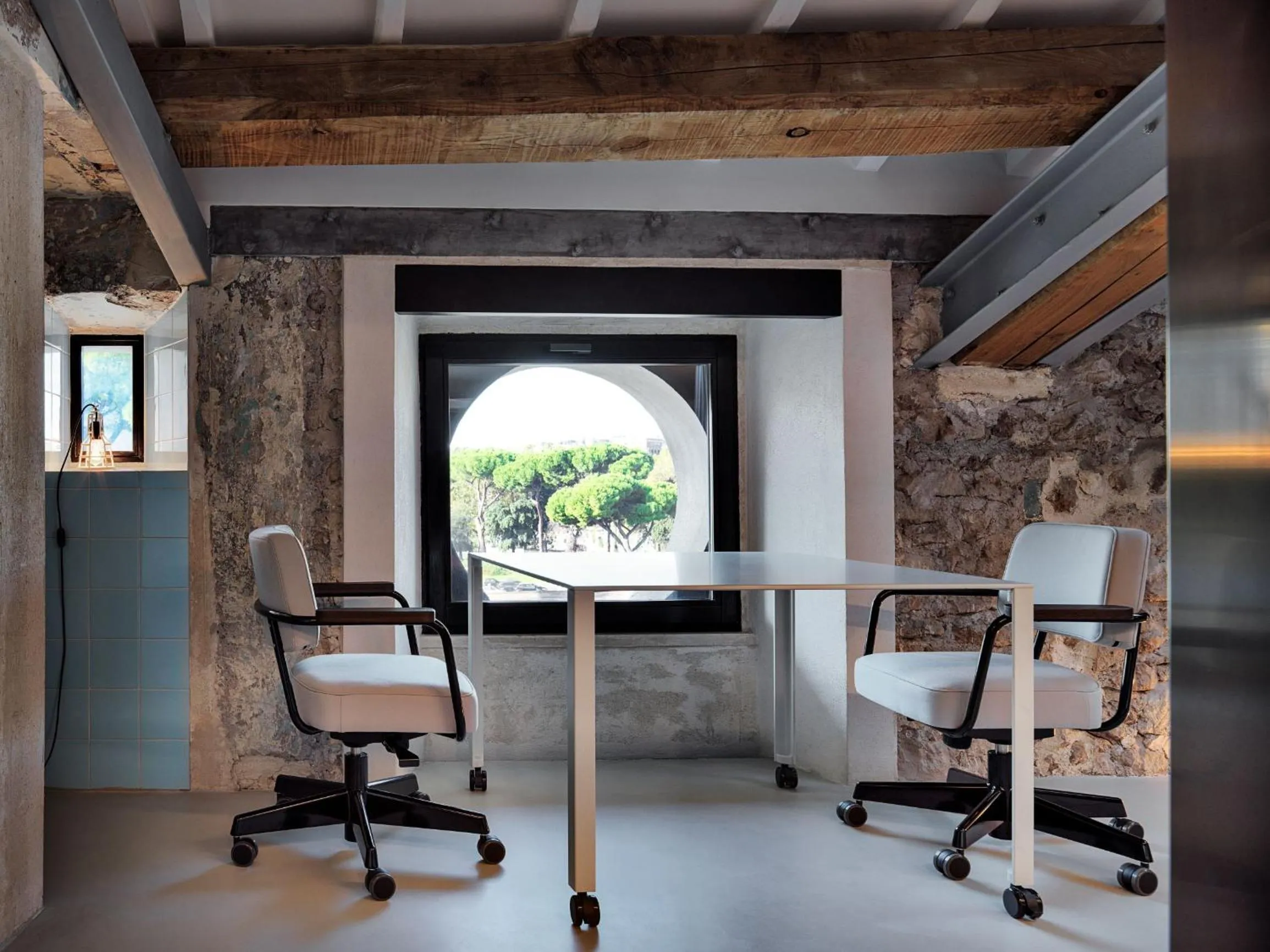 Seating area in Rhinoceros