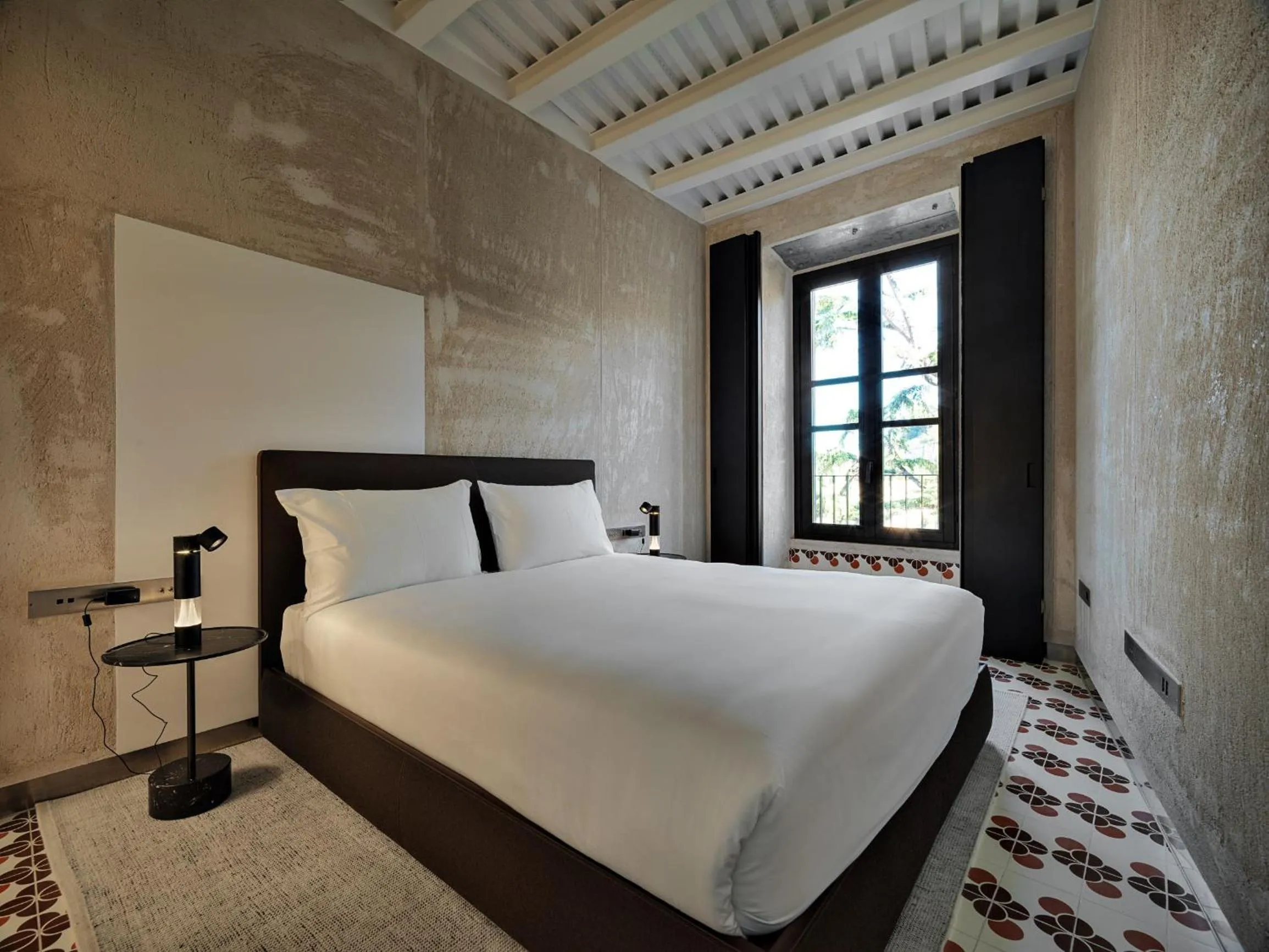 Bedroom, Bed in Rhinoceros